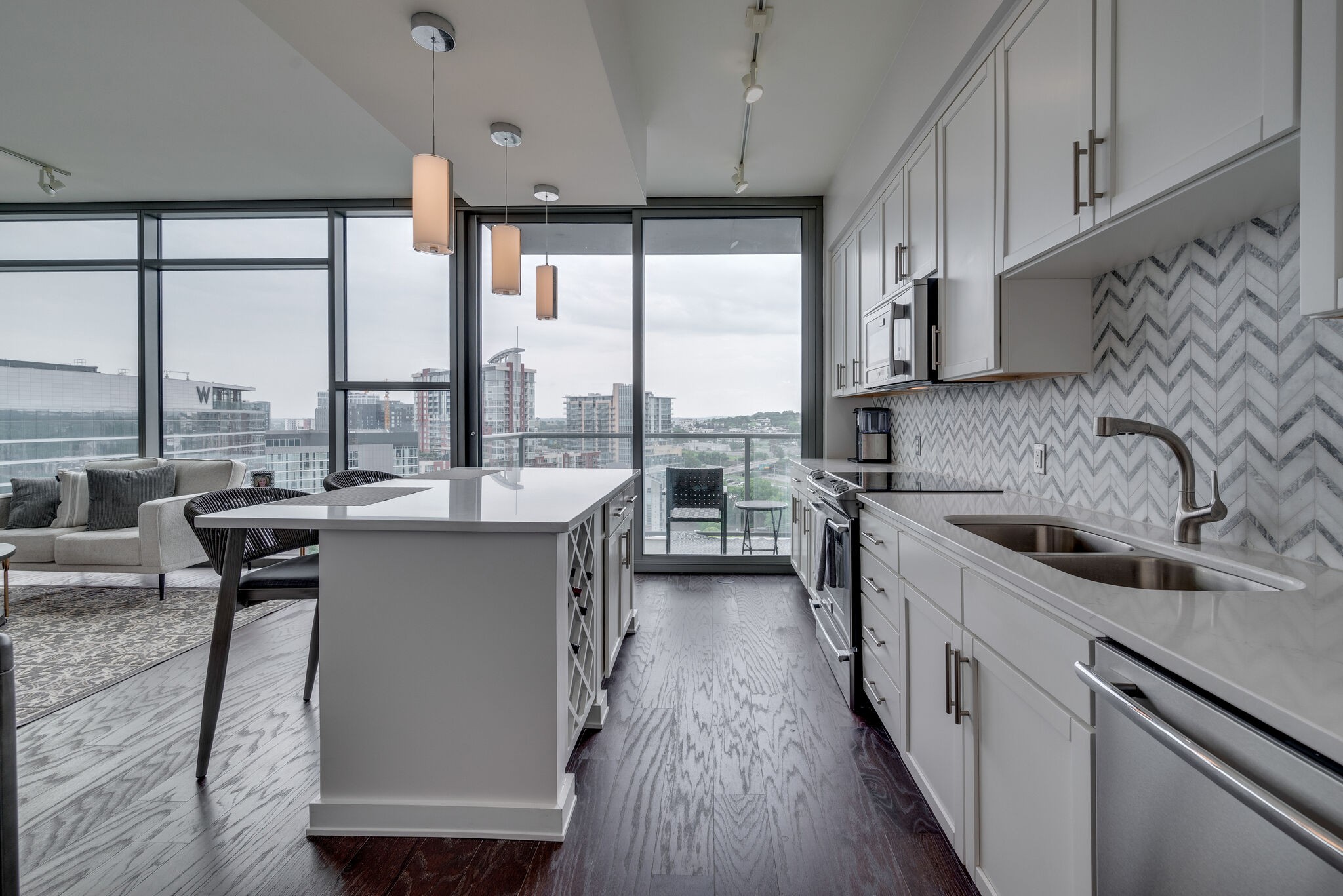 1212 Laurel St Unit: 1211