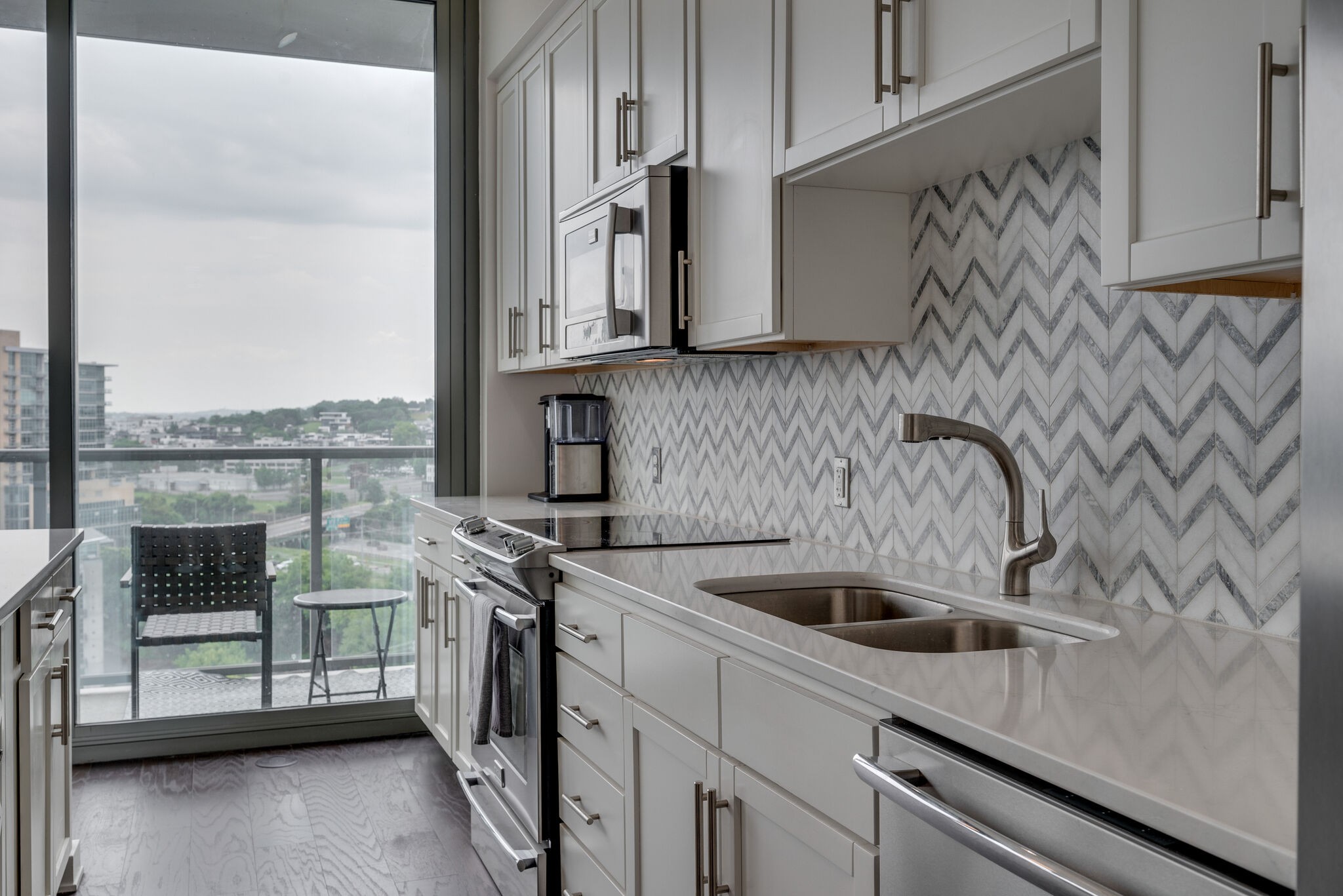1212 Laurel St Unit: 1211