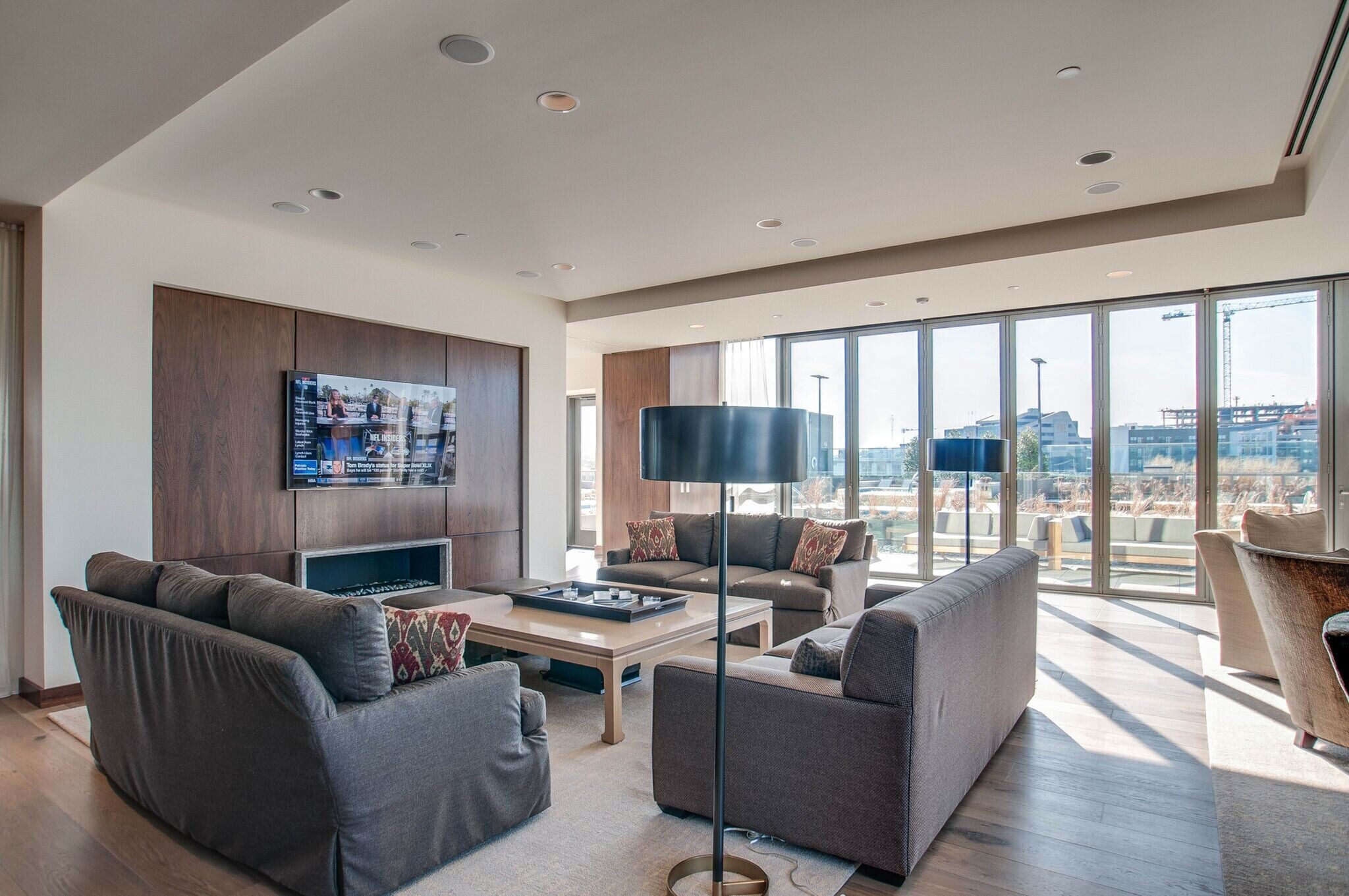 1212 Laurel St Unit: 1211