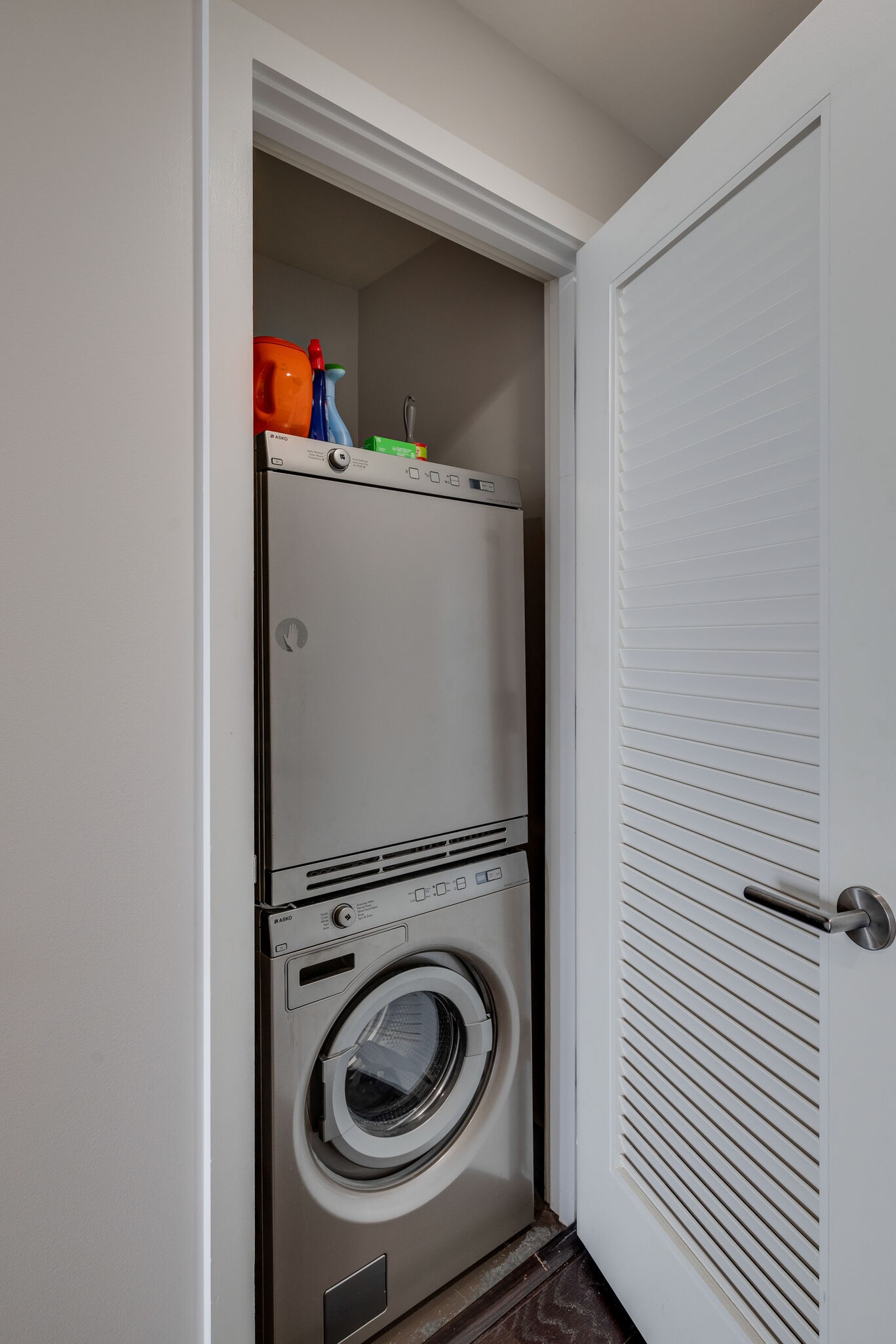 1212 Laurel St Unit: 1211