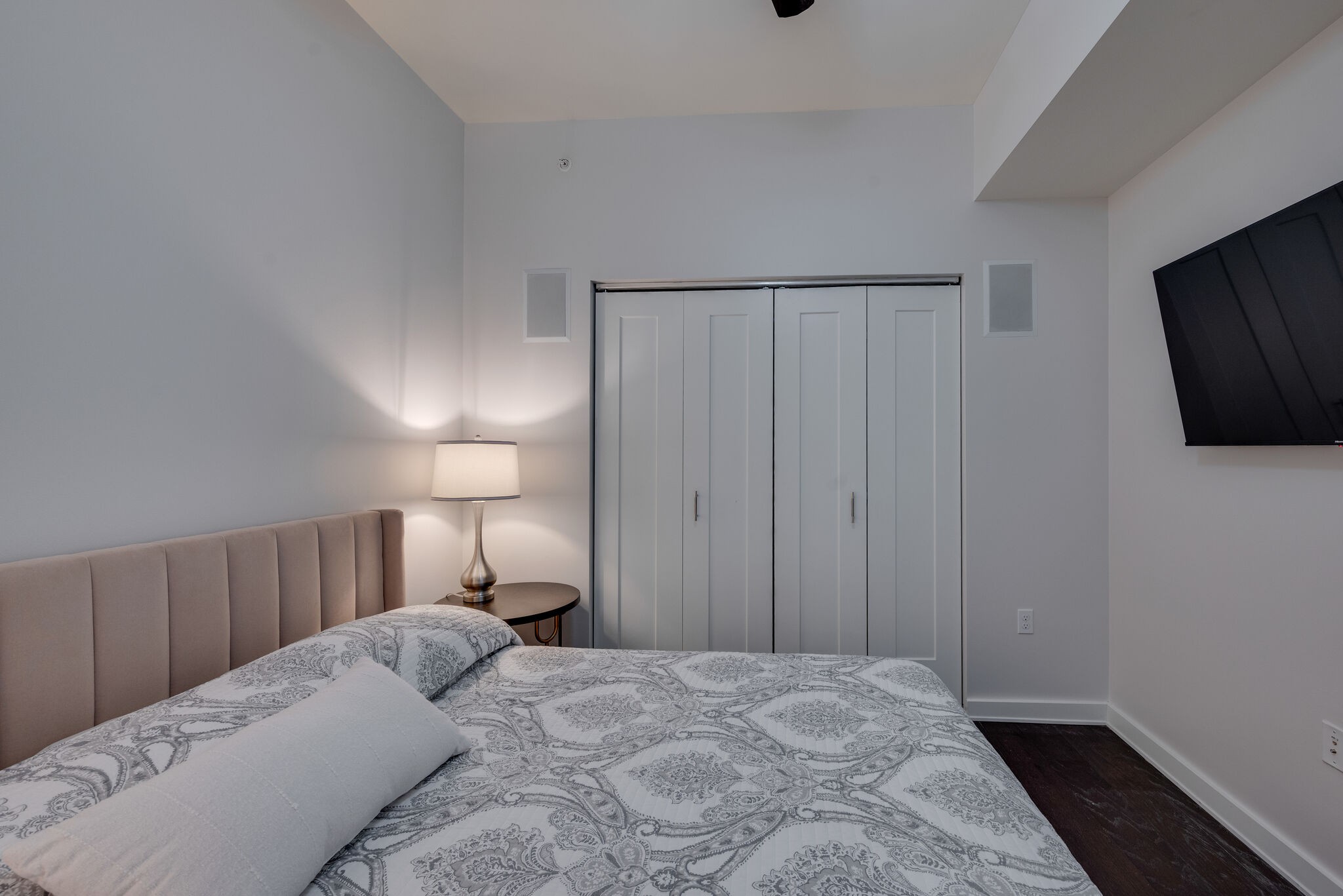 1212 Laurel St Unit: 1211