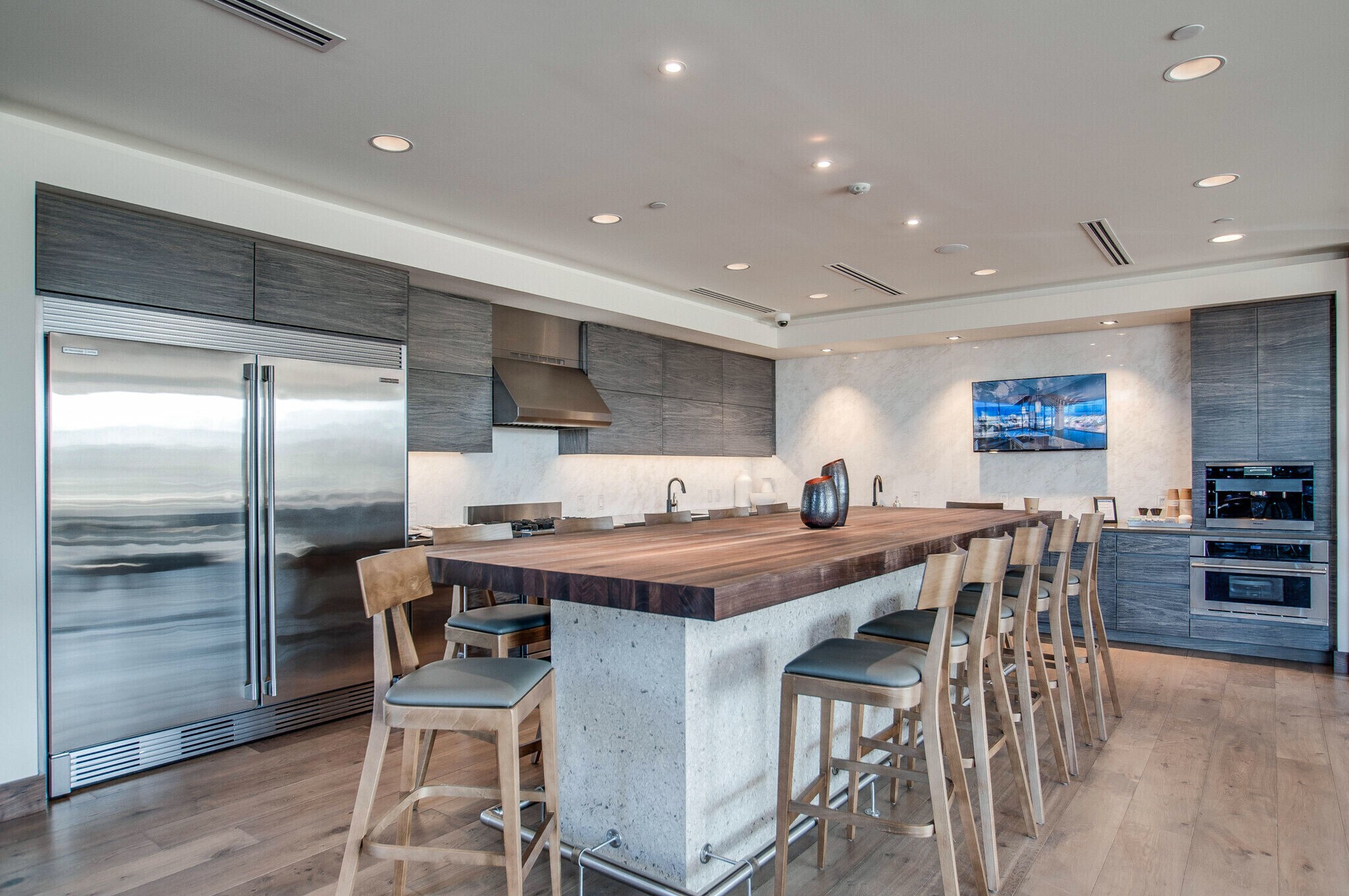 1212 Laurel St Unit: 1211