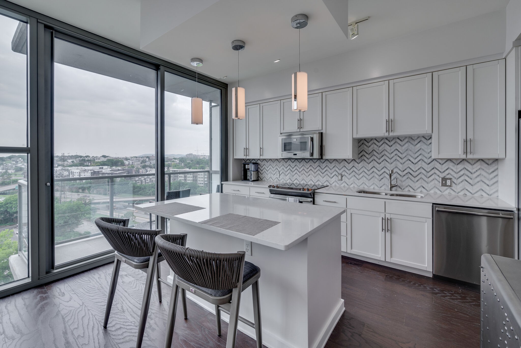 1212 Laurel St Unit: 1211