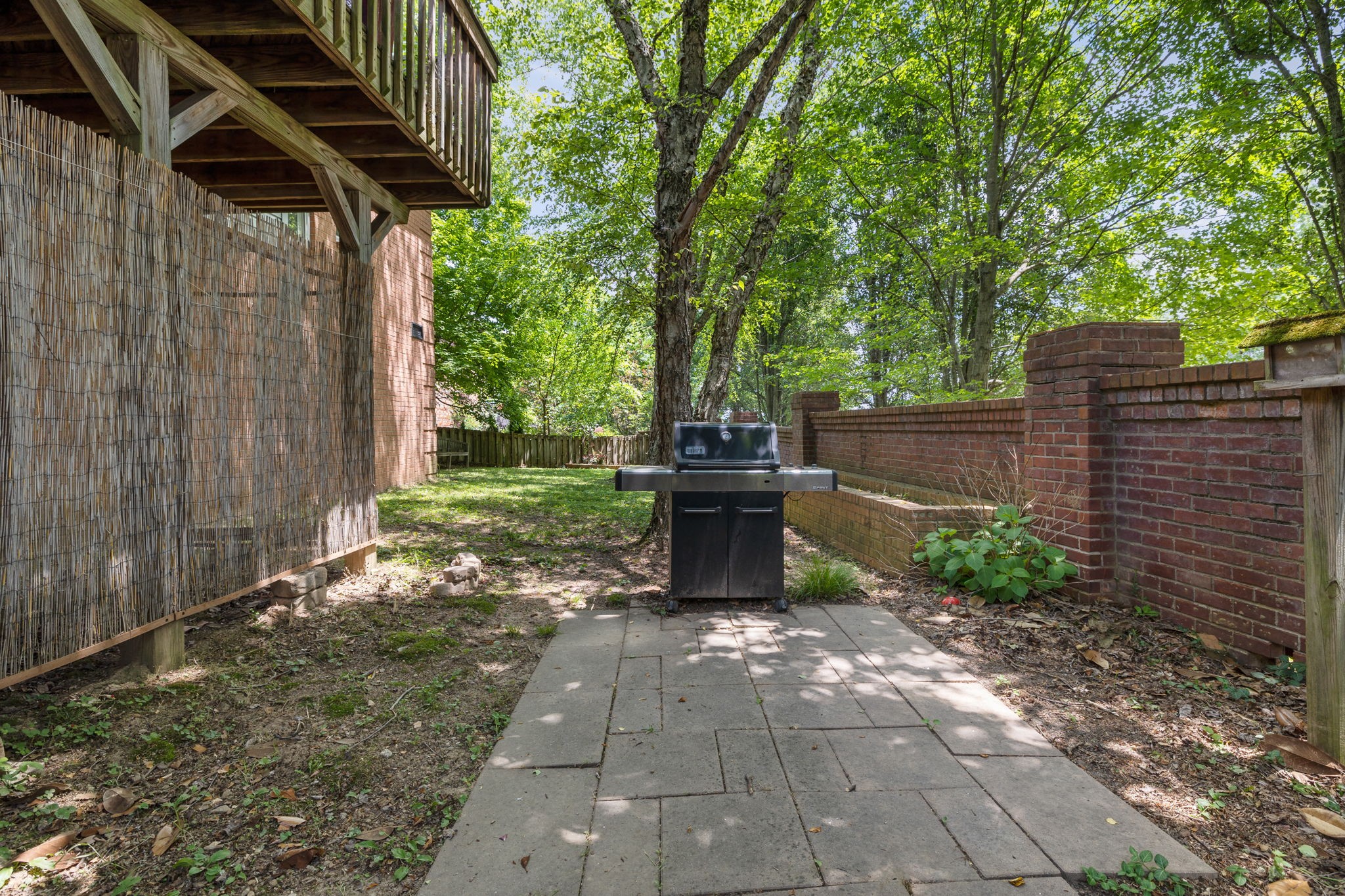 404 Rivercrest Ct