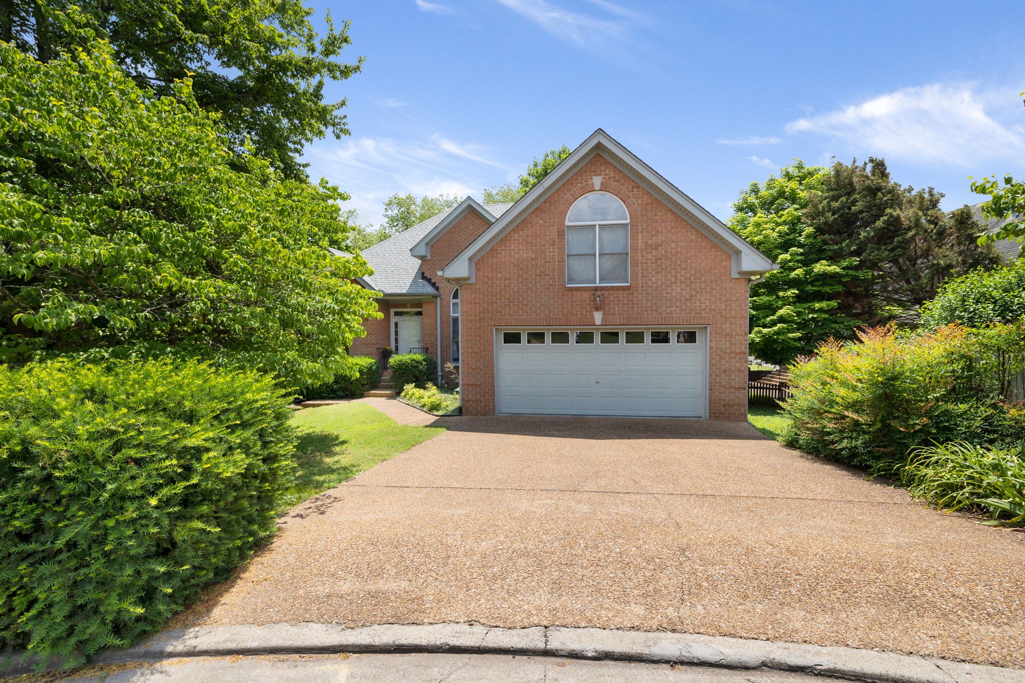 404 Rivercrest Ct