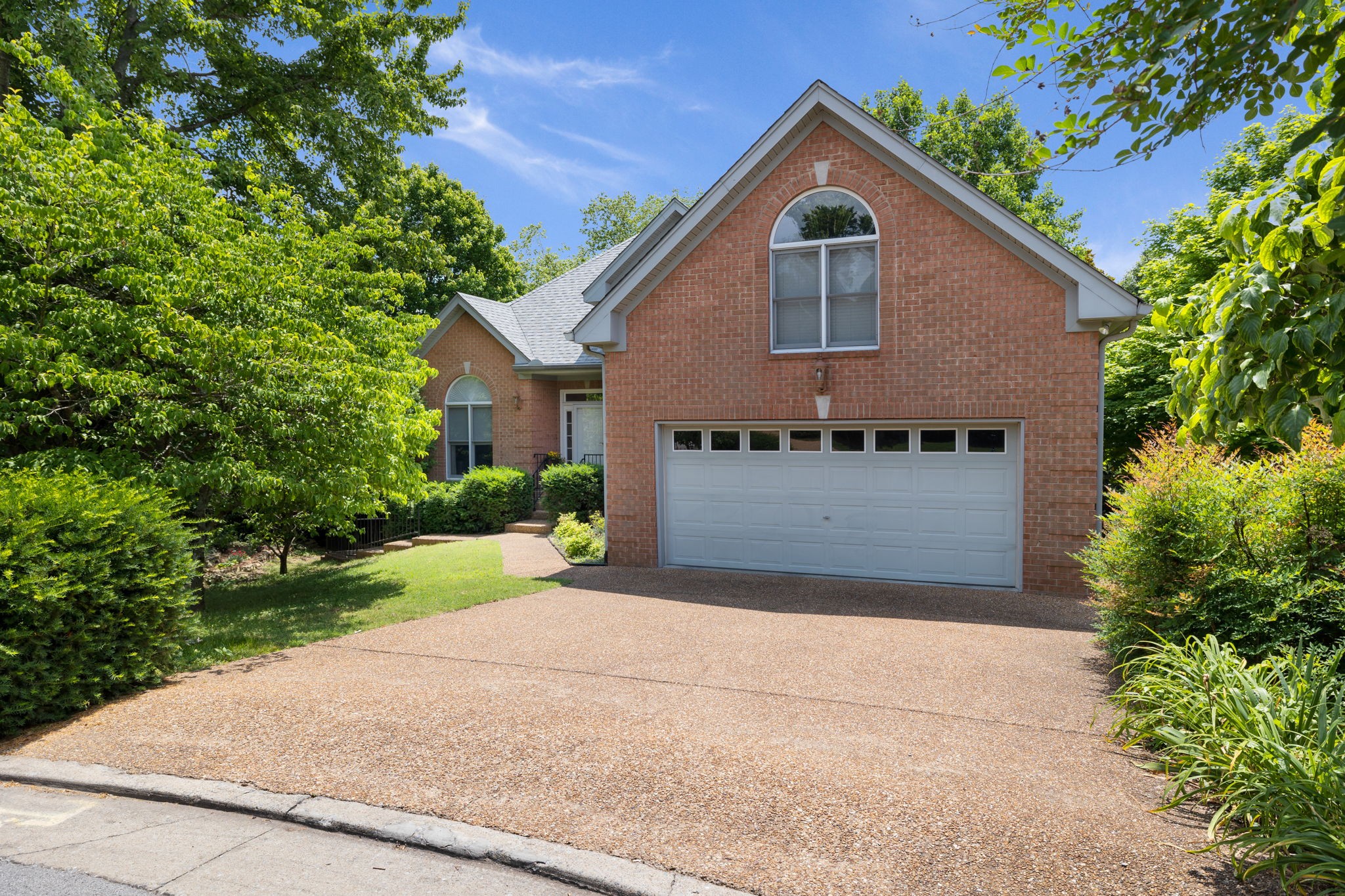 404 Rivercrest Ct