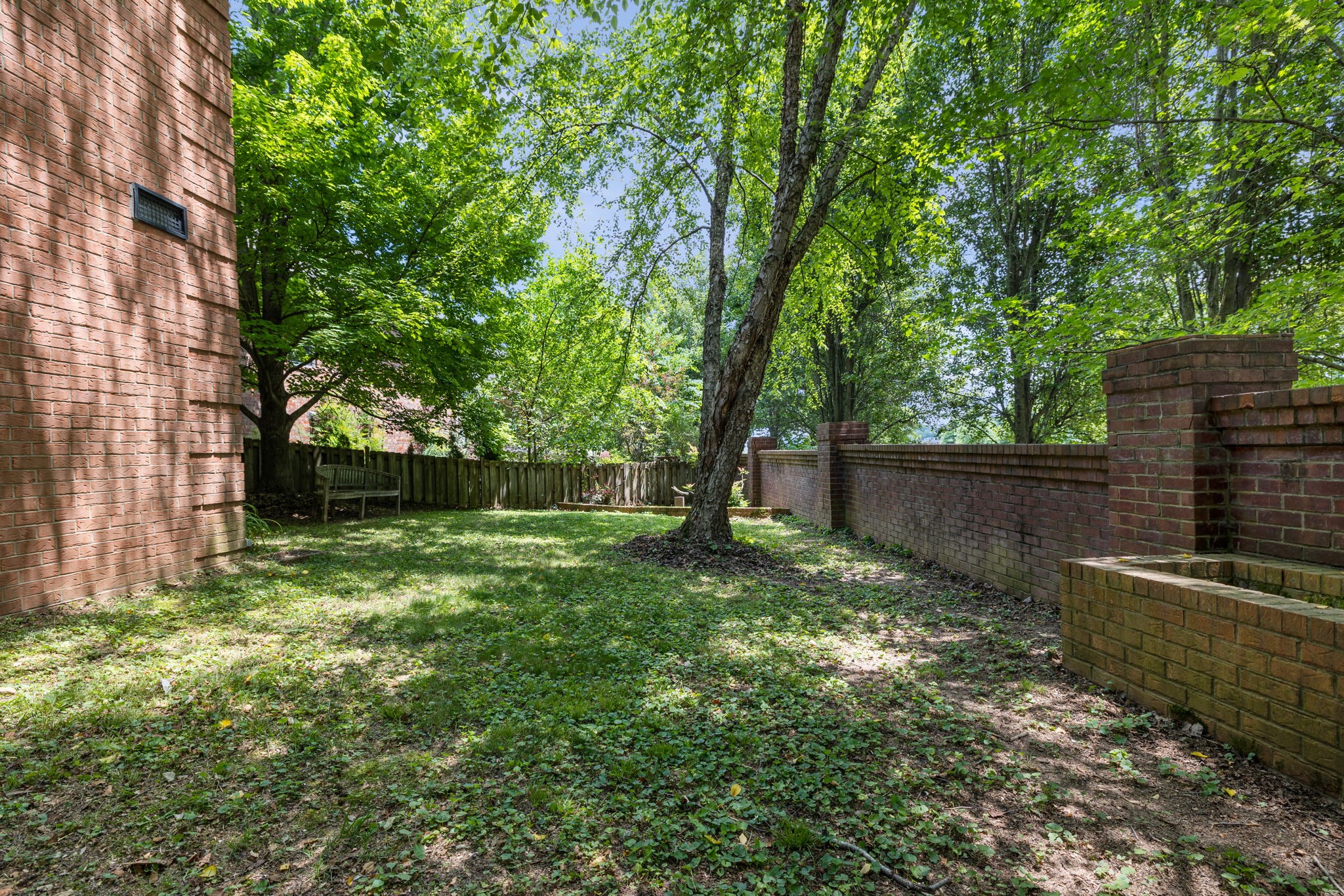 404 Rivercrest Ct