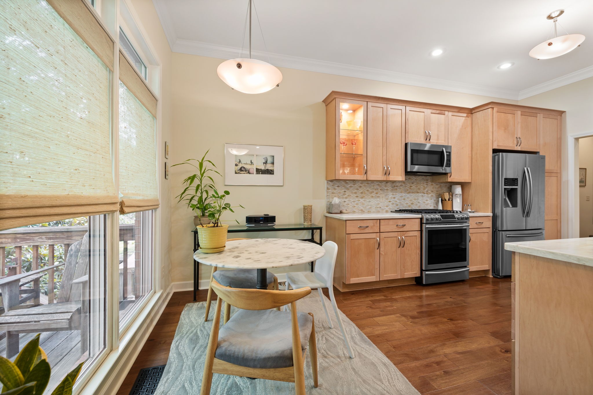 404 Rivercrest Ct