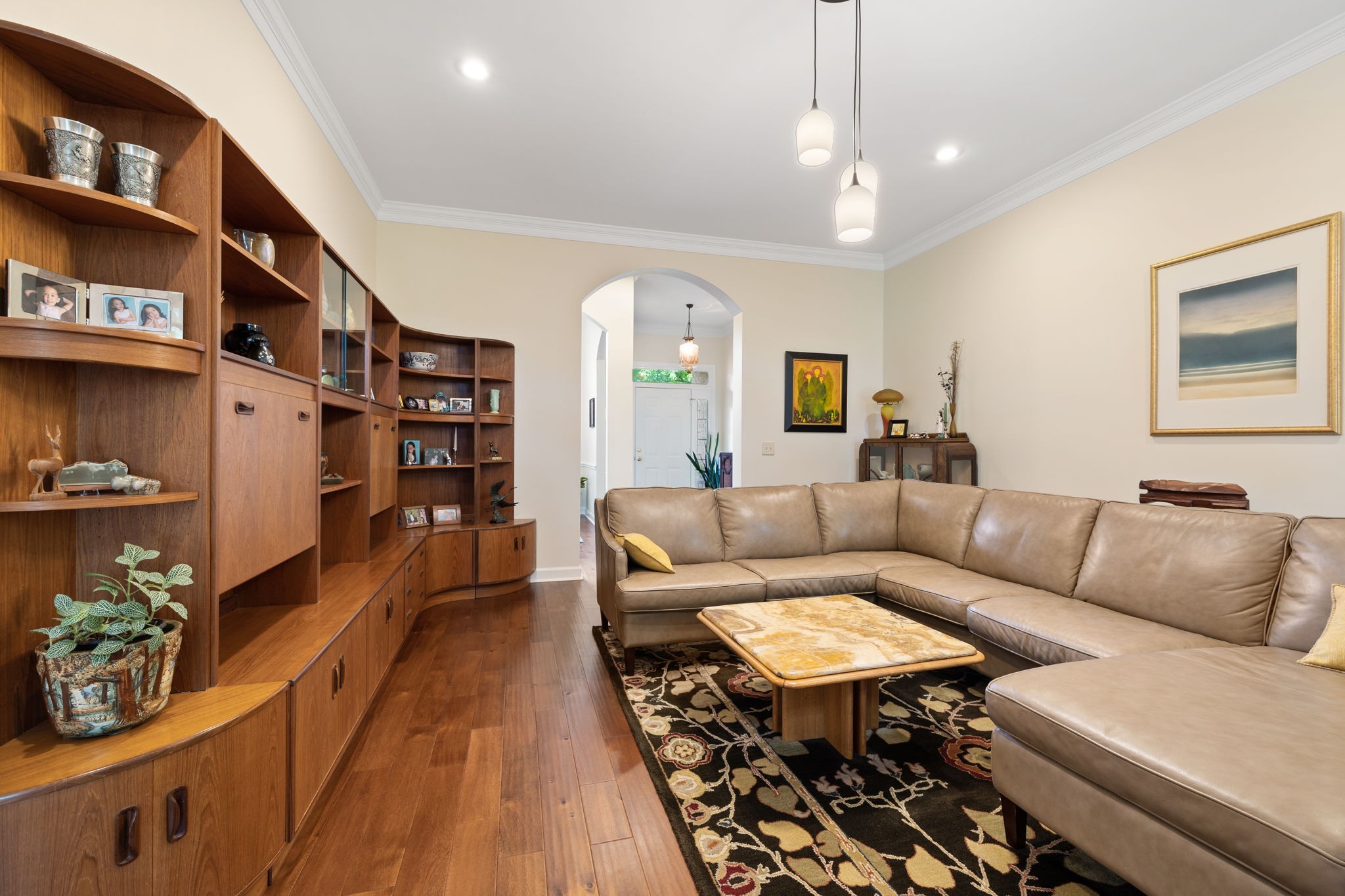 404 Rivercrest Ct