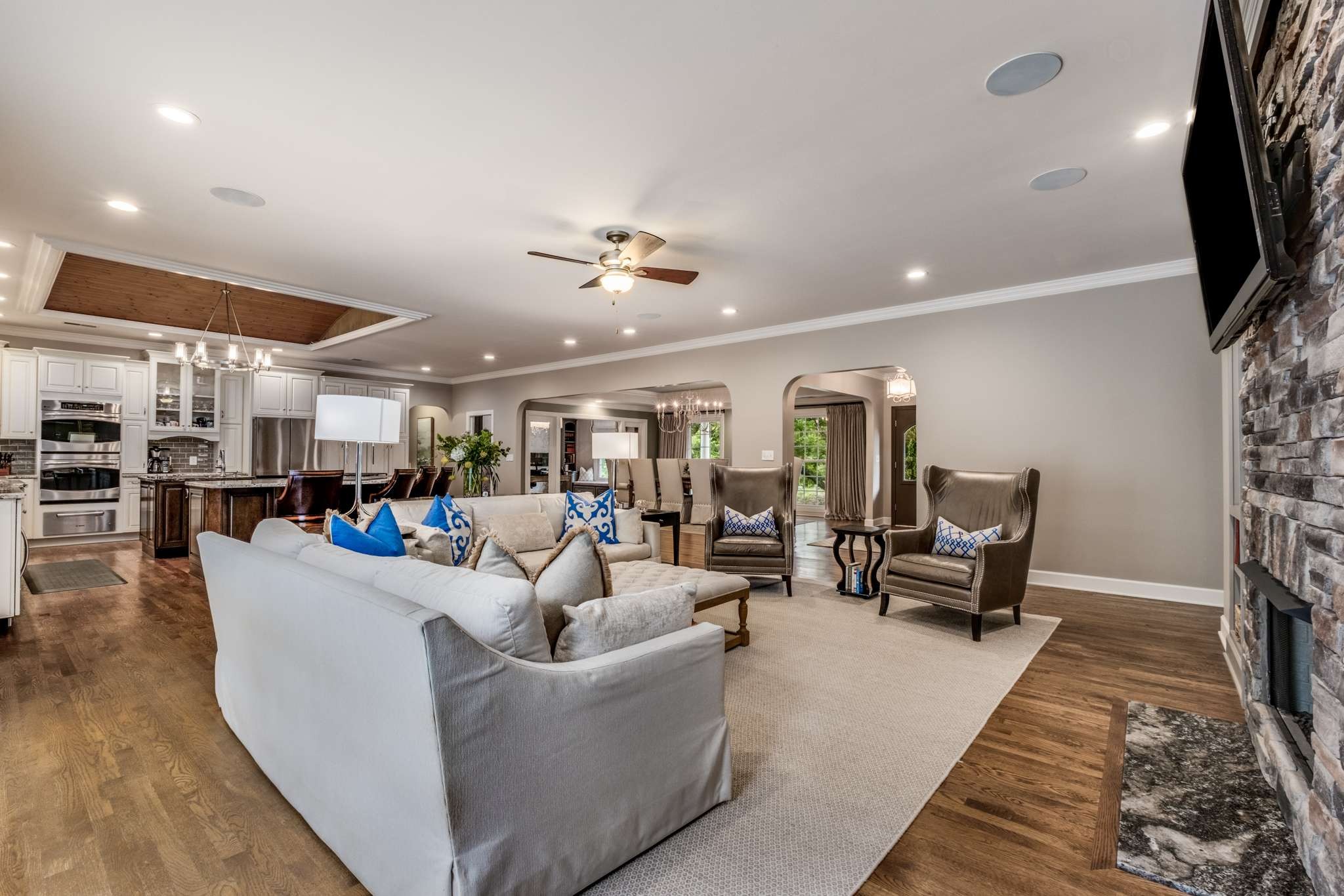 5924 Robert E Lee Dr