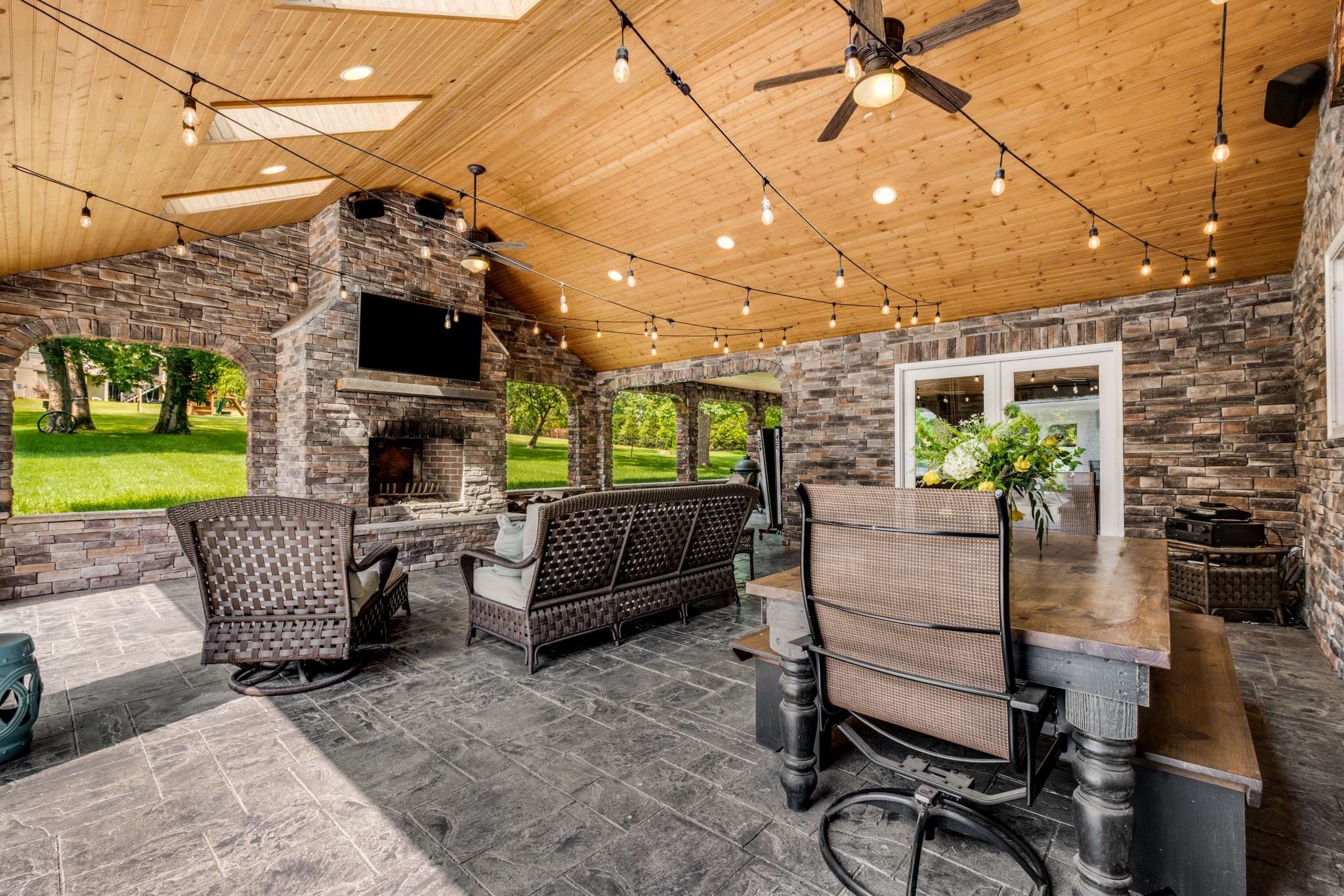 5924 Robert E Lee Dr