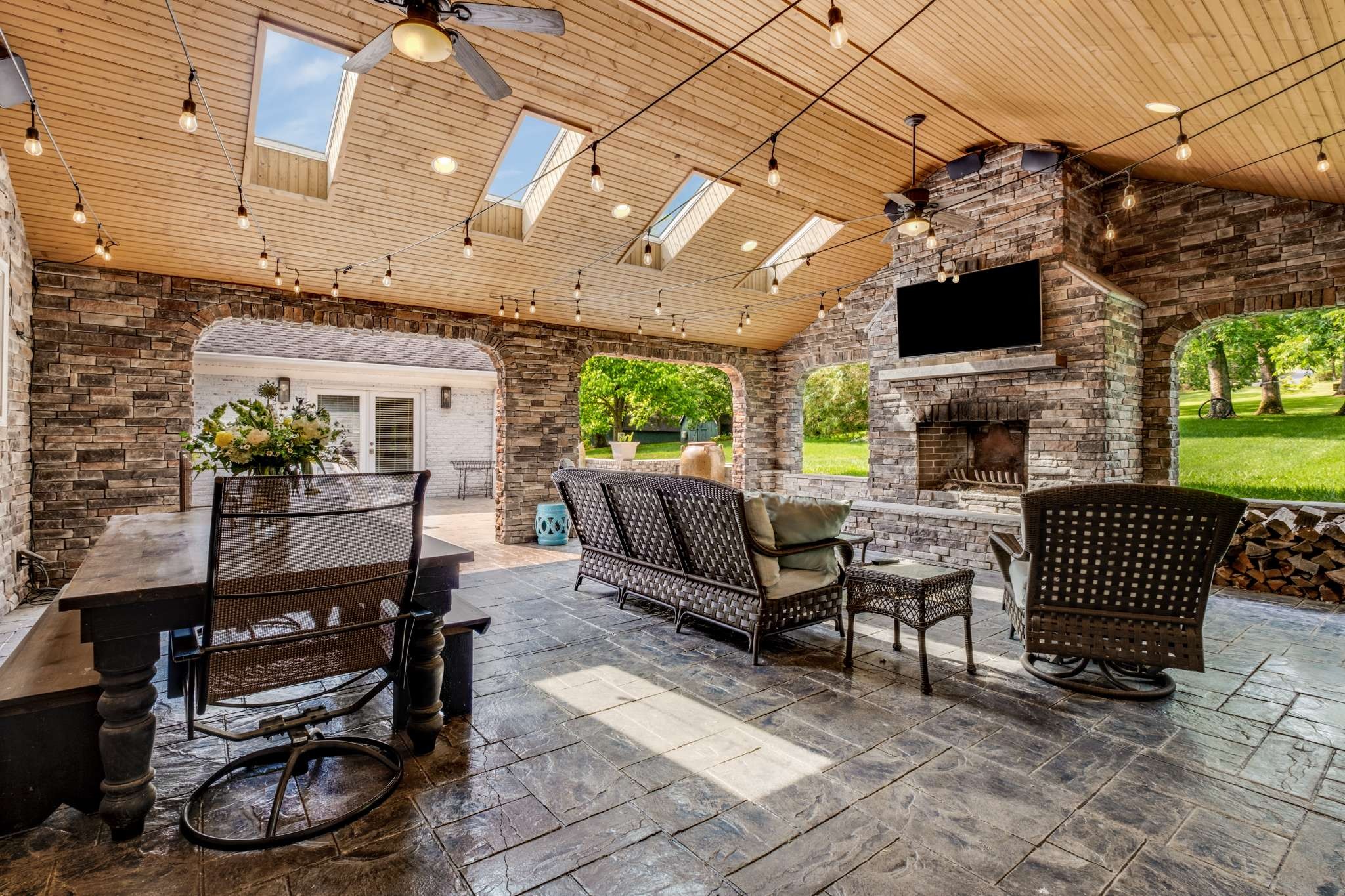 5924 Robert E Lee Dr