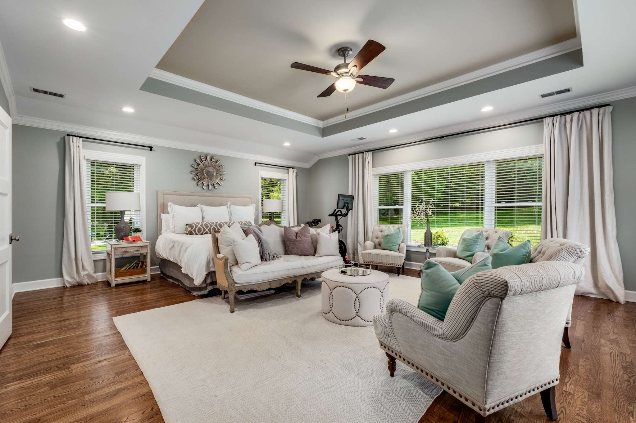 5924 Robert E Lee Dr
