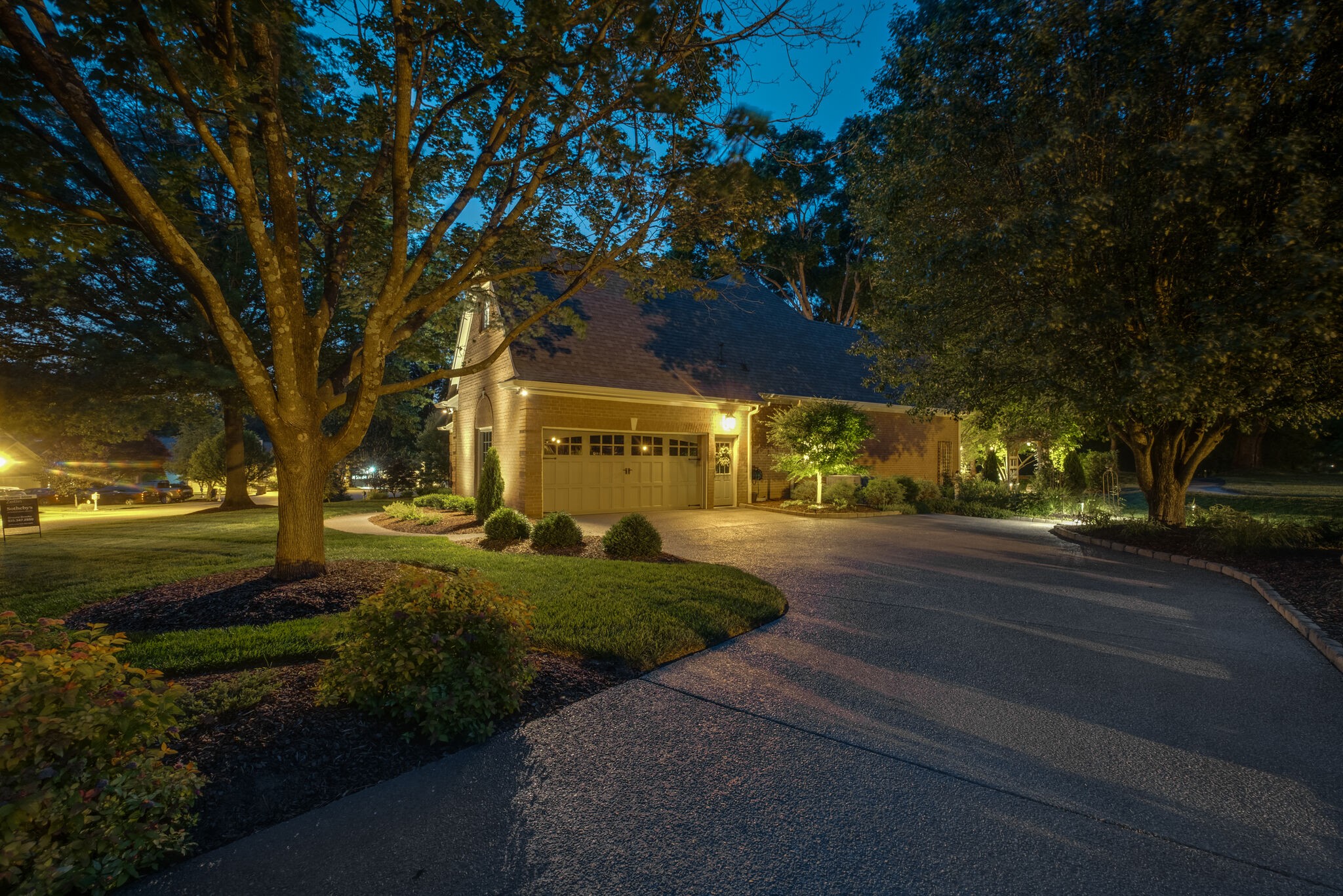 5509 Hearthstone Ln