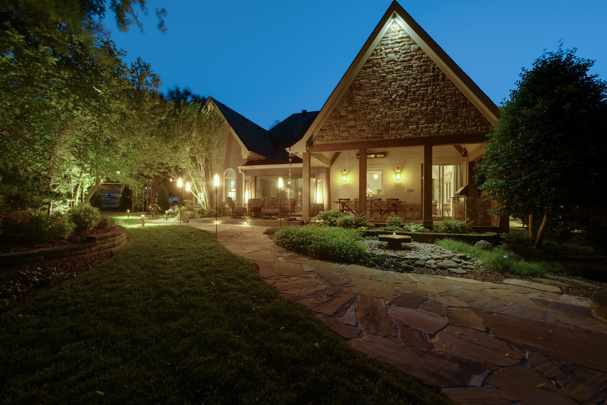 5509 Hearthstone Ln