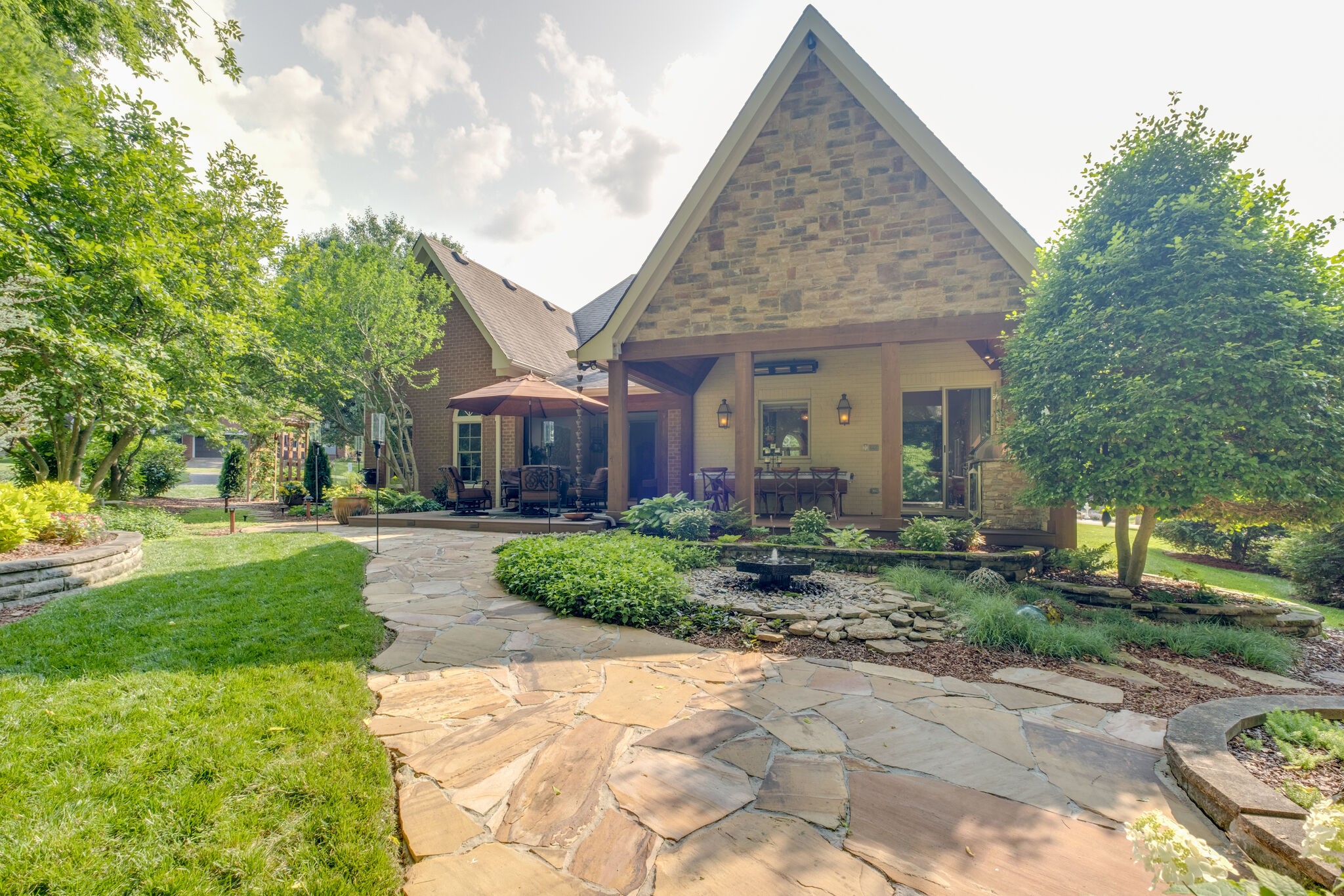 5509 Hearthstone Ln