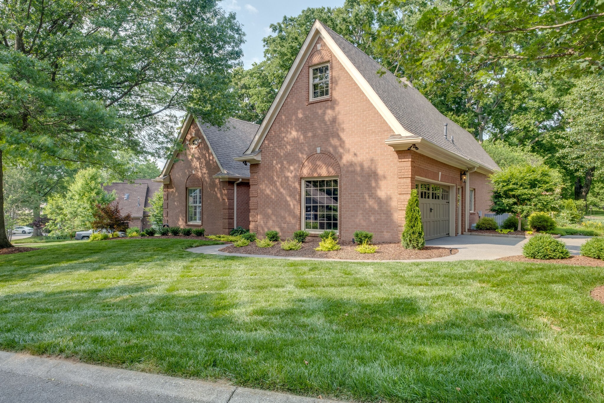 5509 Hearthstone Ln