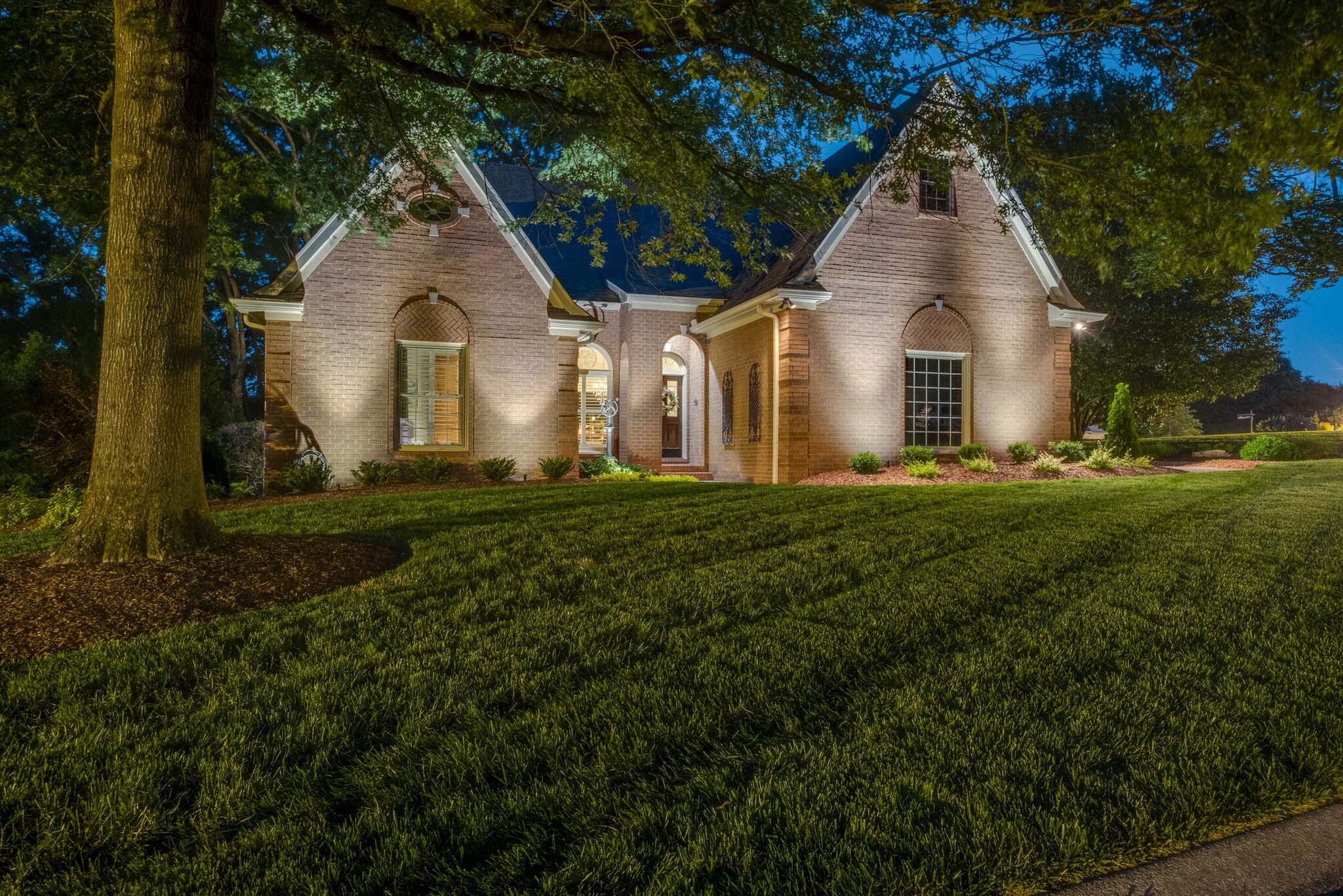 5509 Hearthstone Ln