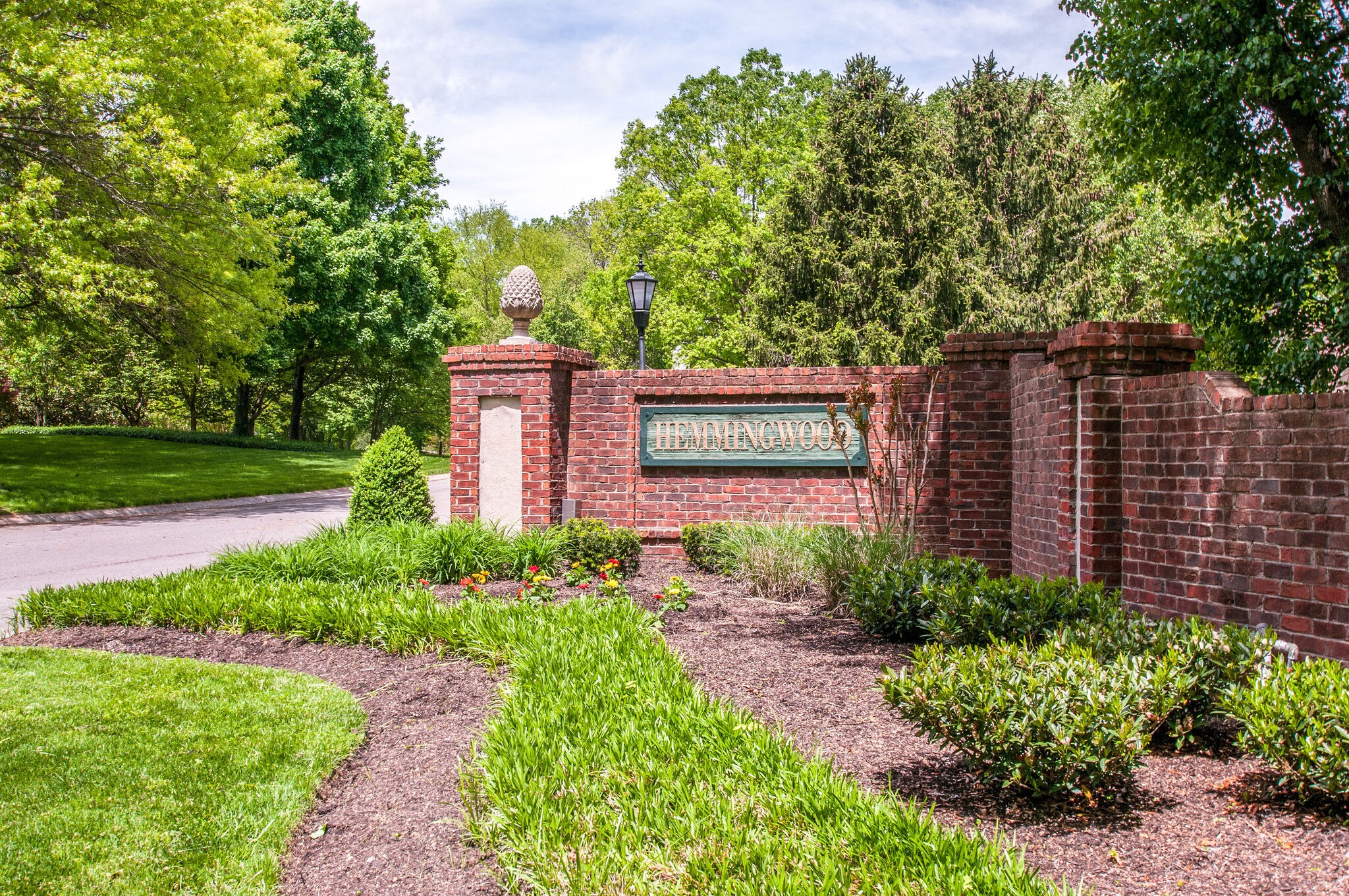 5509 Hearthstone Ln
