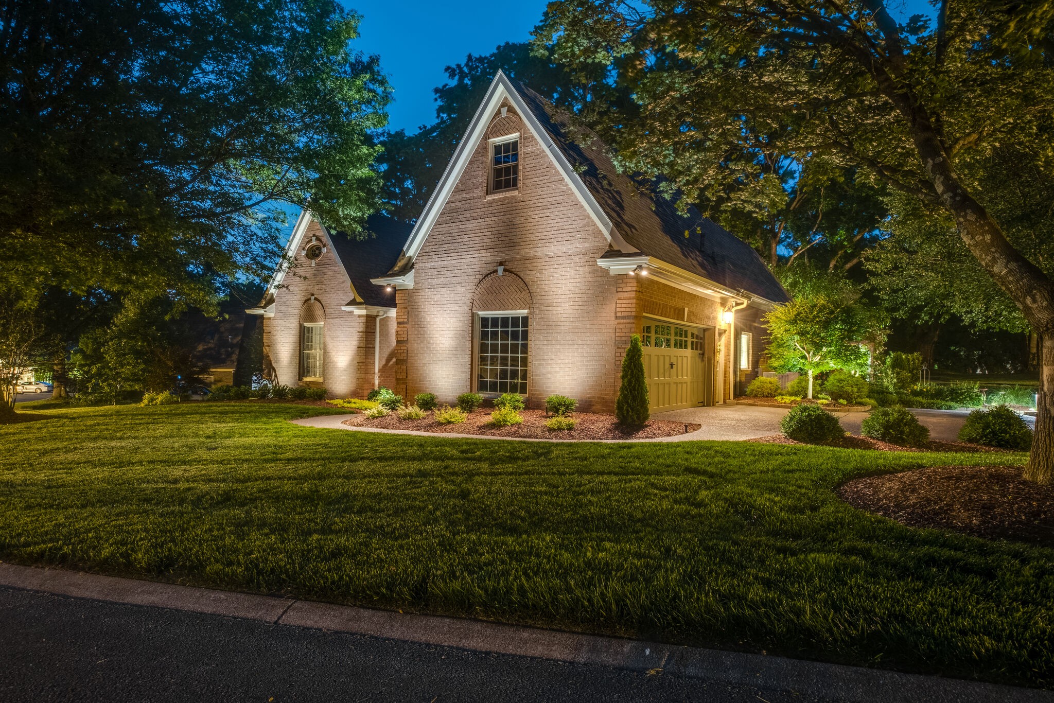 5509 Hearthstone Ln