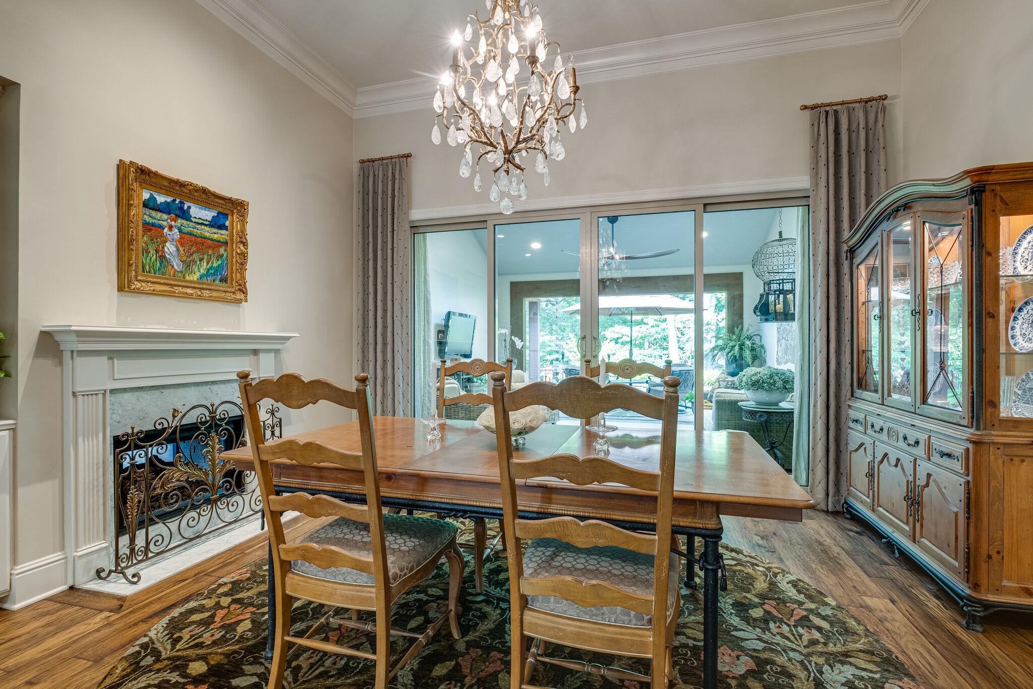 5509 Hearthstone Ln