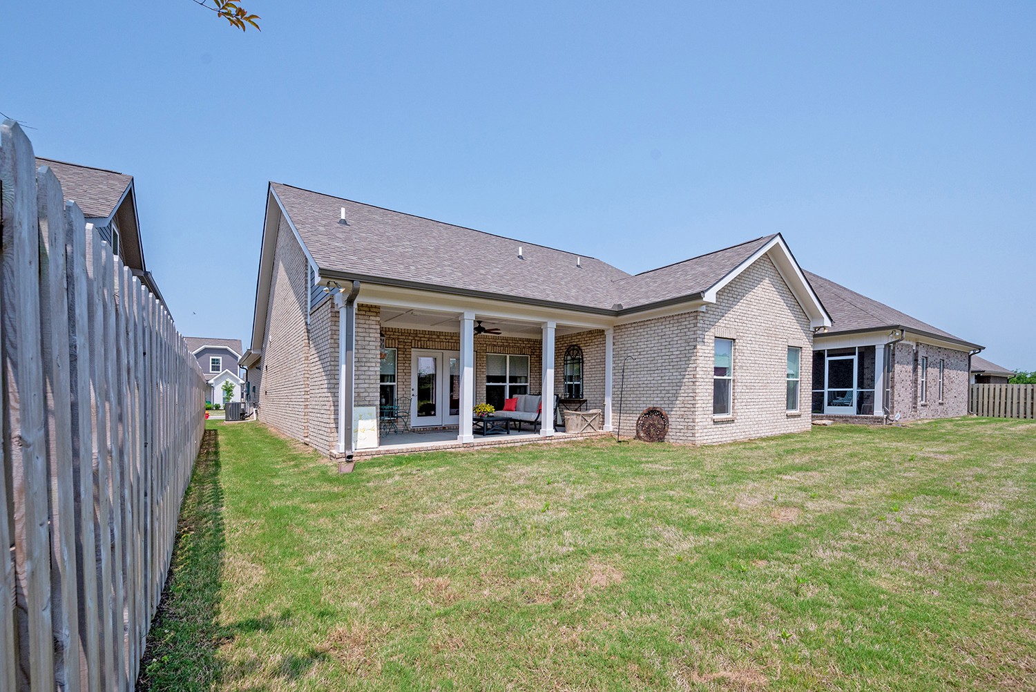 6424 Armstrong Dr