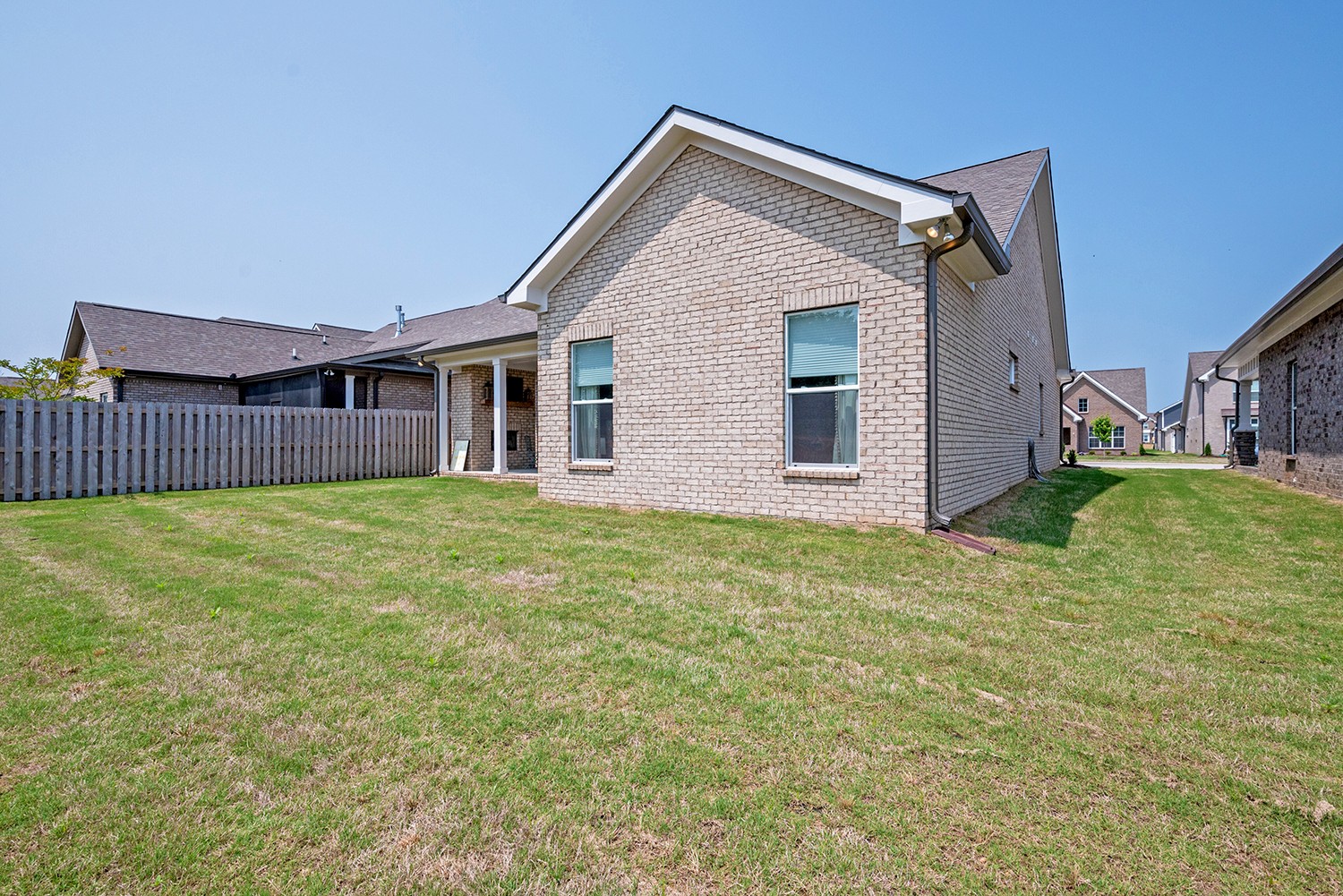 6424 Armstrong Dr