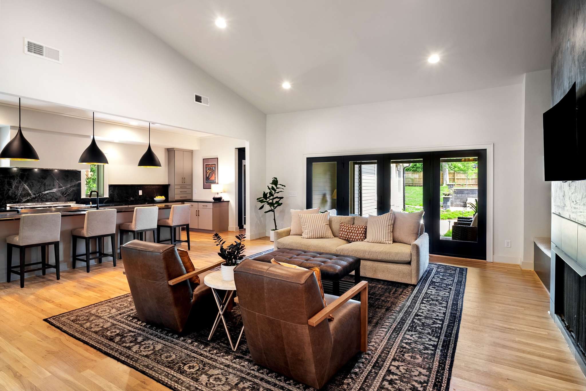 2012 Cedar Ln