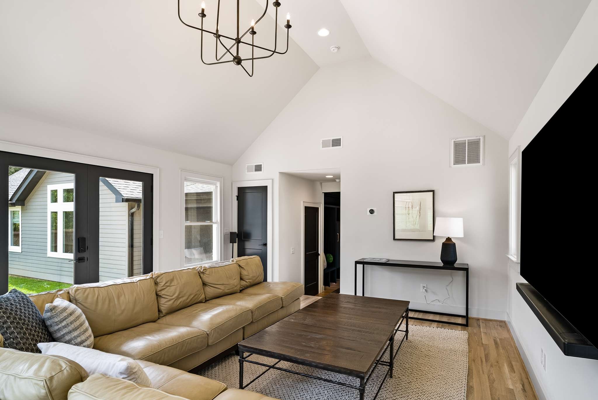 2012 Cedar Ln