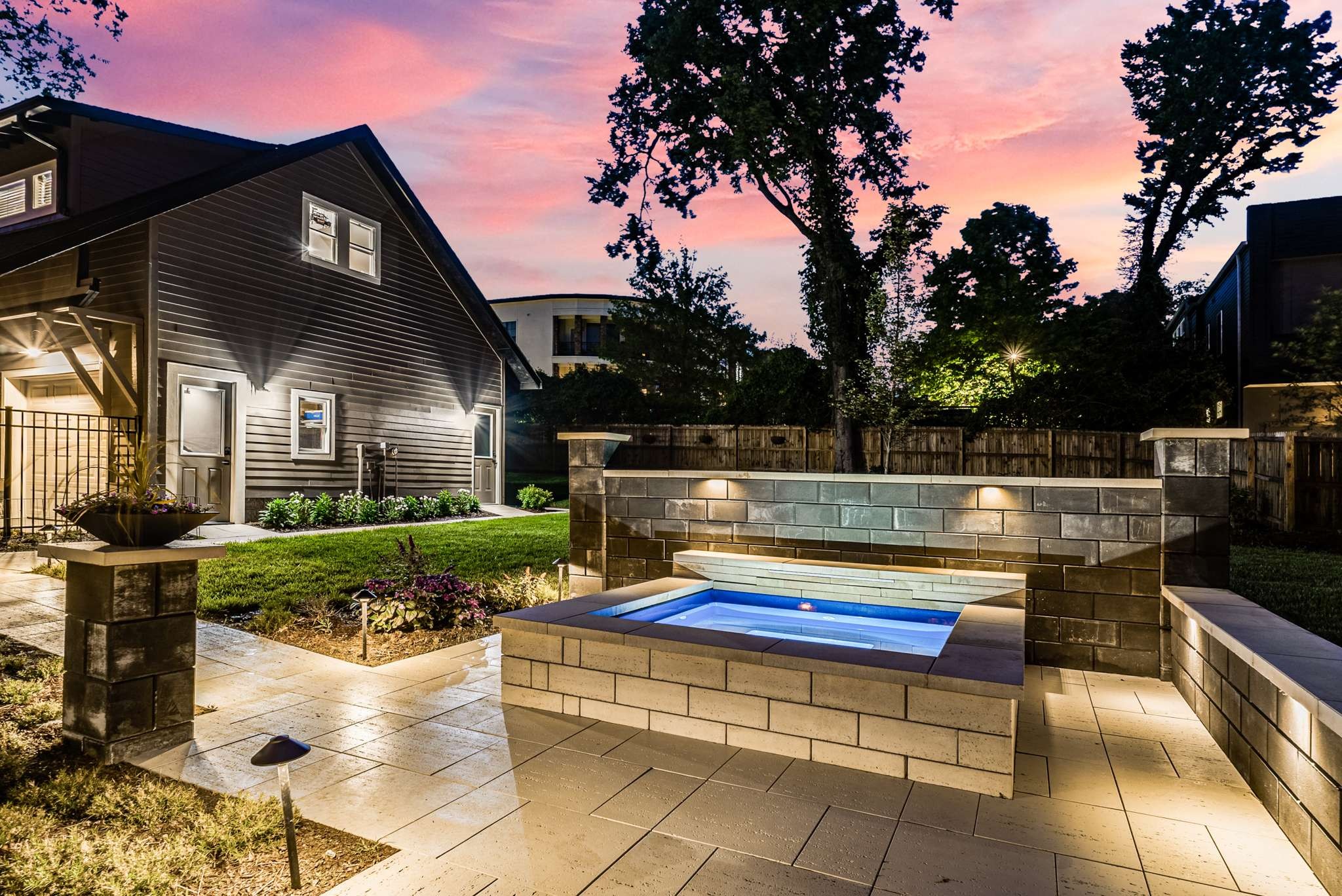 2012 Cedar Ln