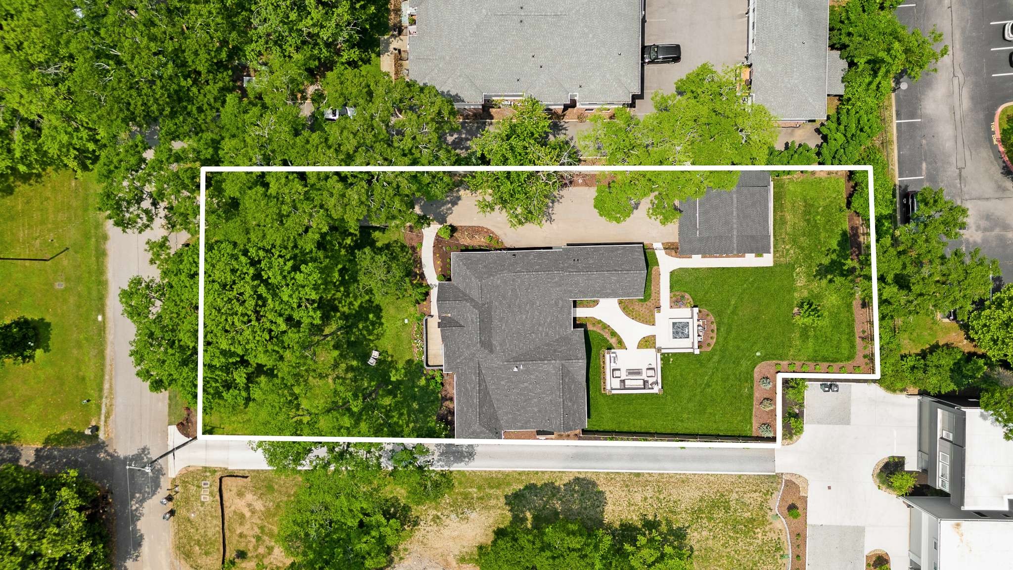 2012 Cedar Ln