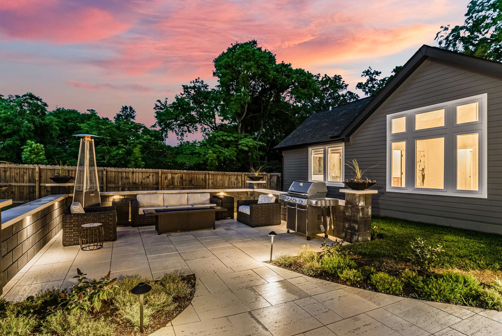 2012 Cedar Ln