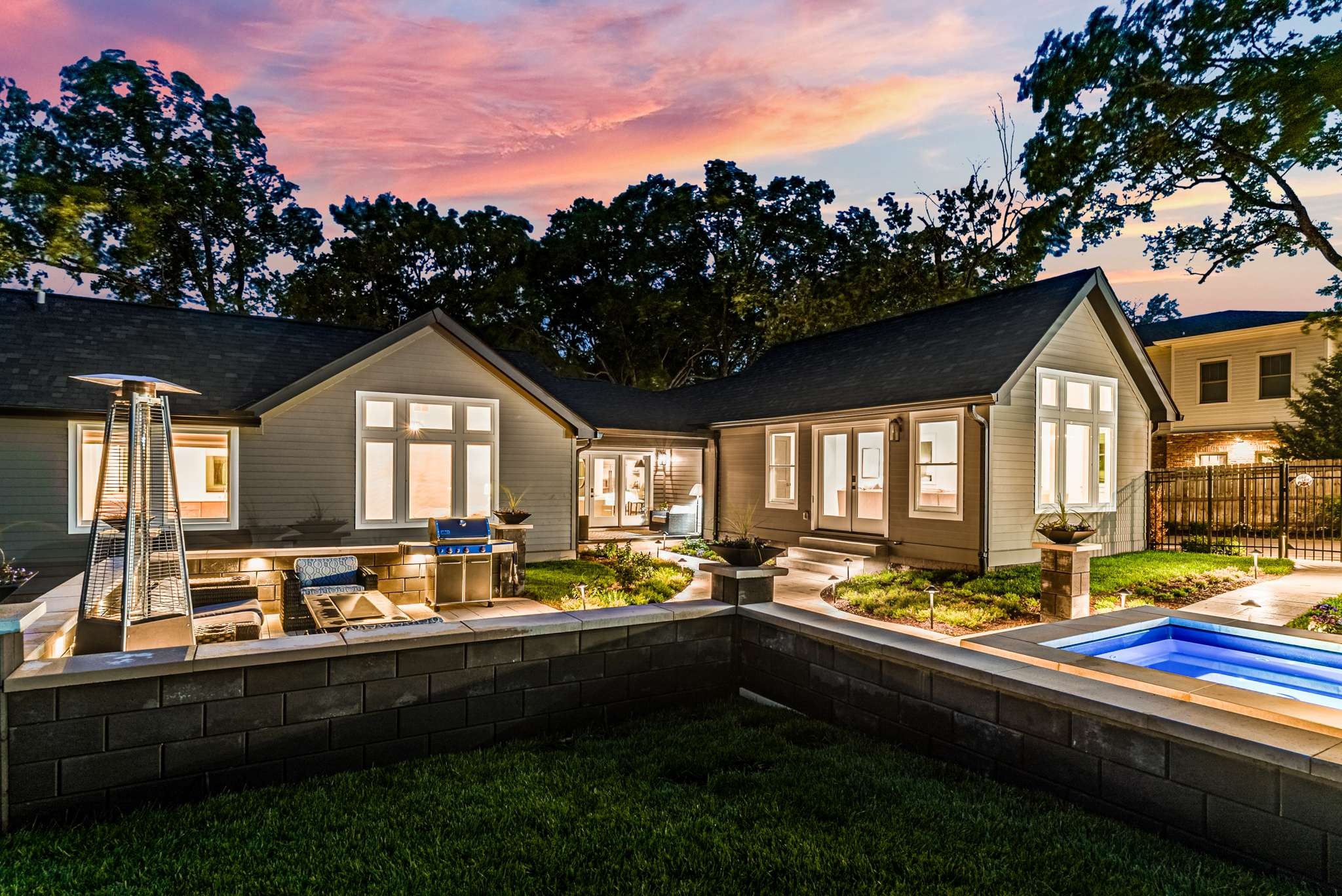 2012 Cedar Ln