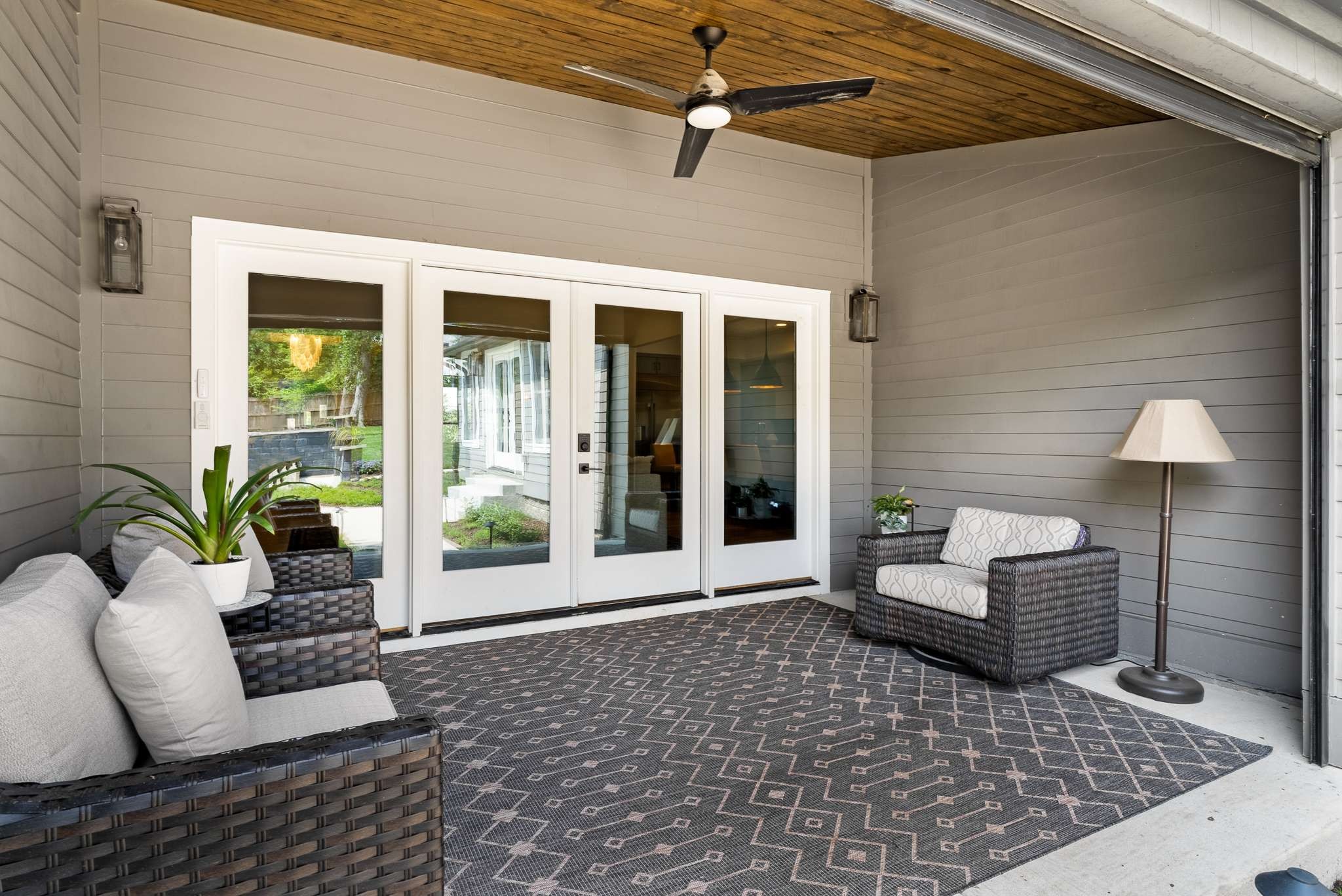 2012 Cedar Ln