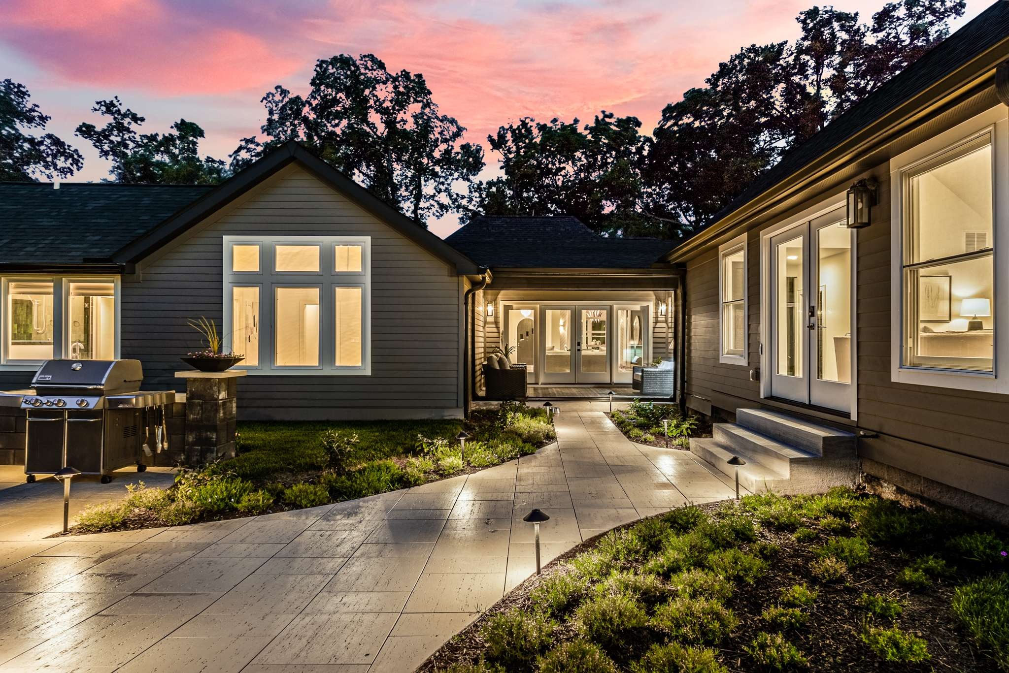 2012 Cedar Ln