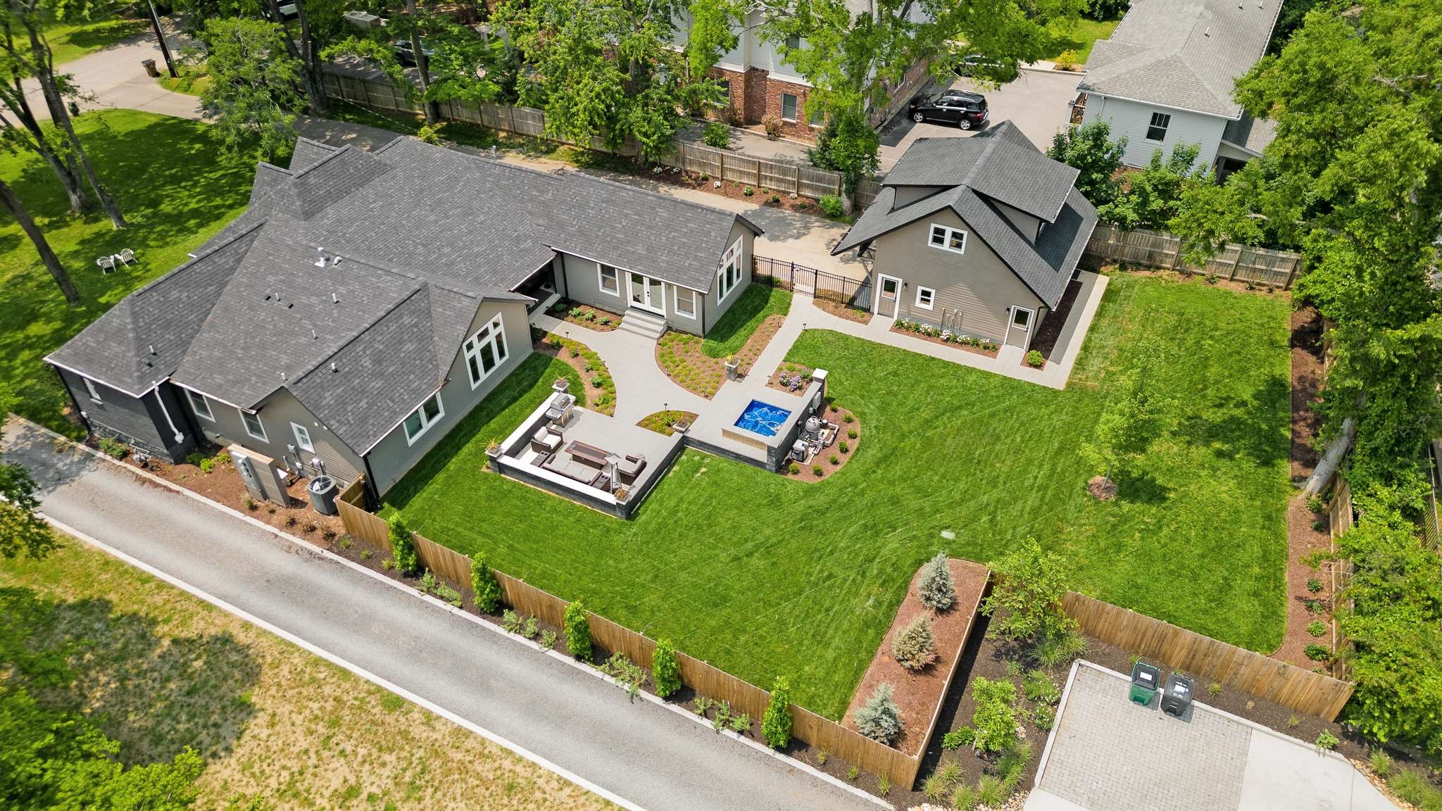 2012 Cedar Ln