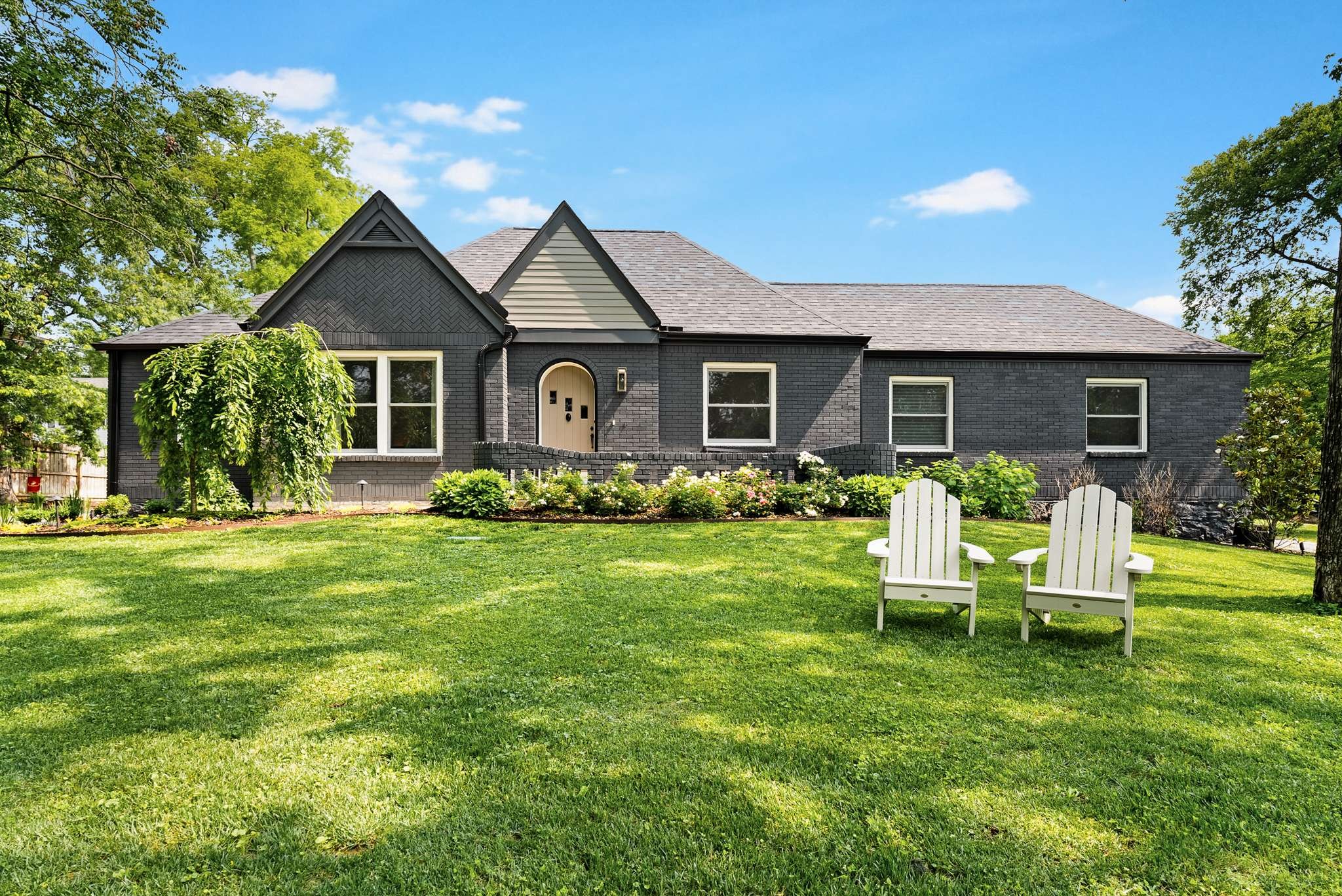 2012 Cedar Ln