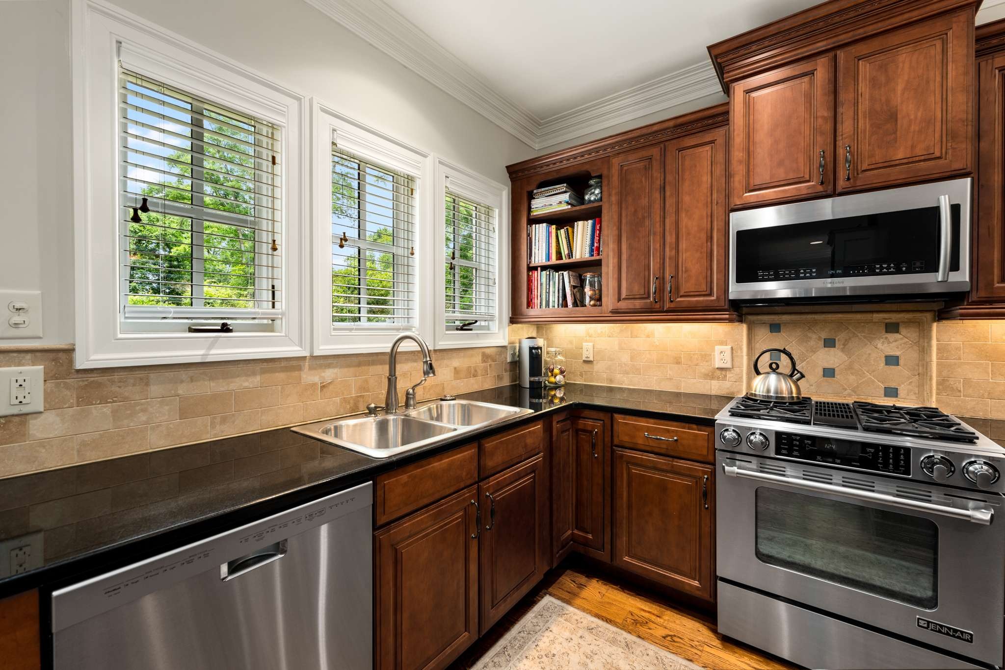 202B Woodmont Cir
