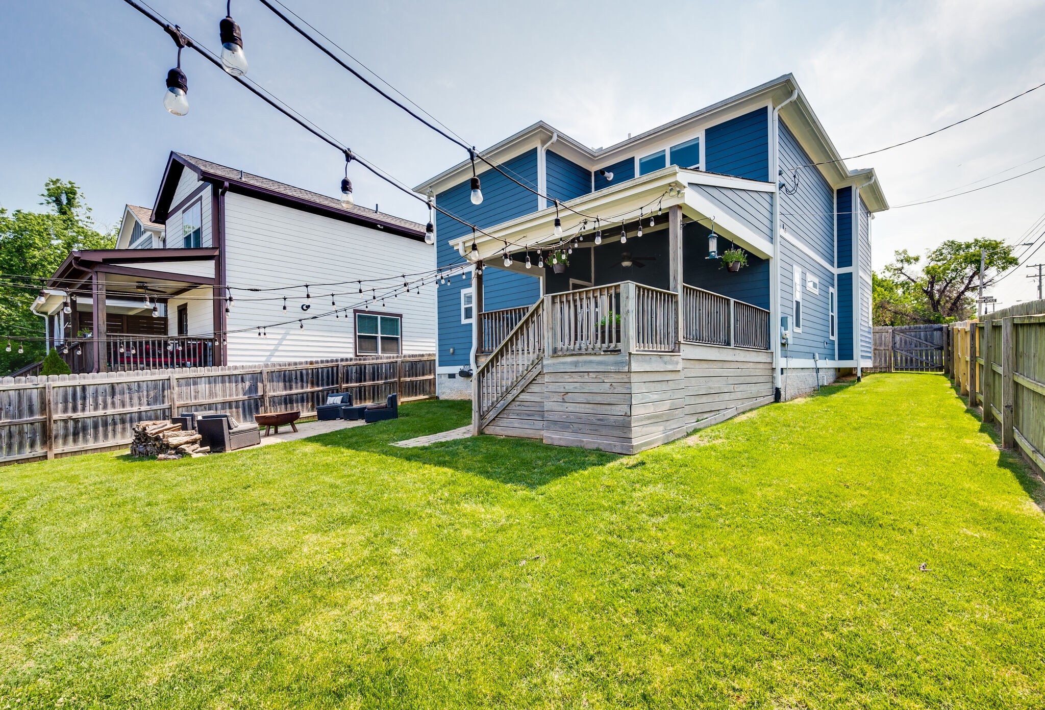 2901 Davis Ave
