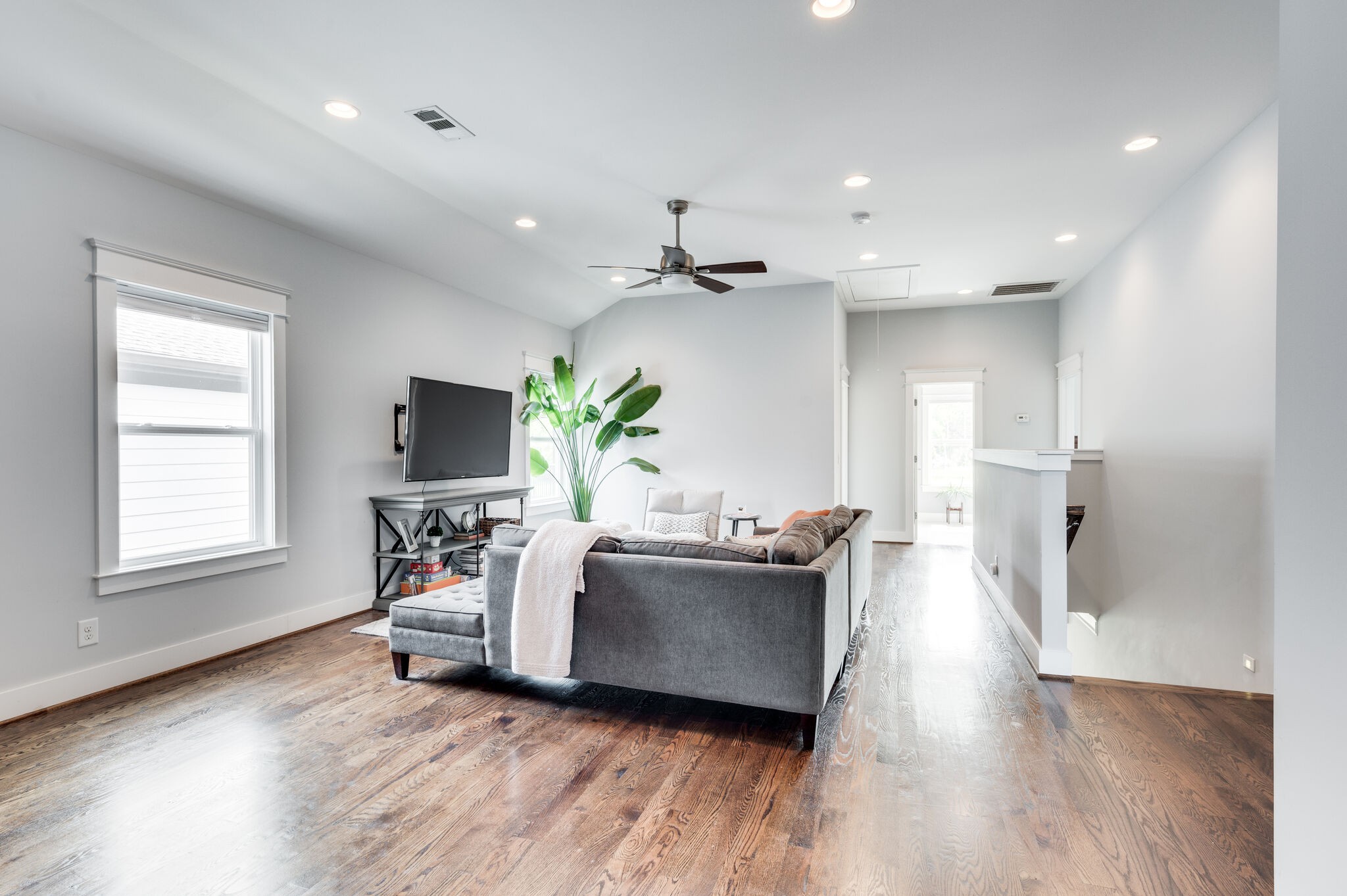 2901 Davis Ave