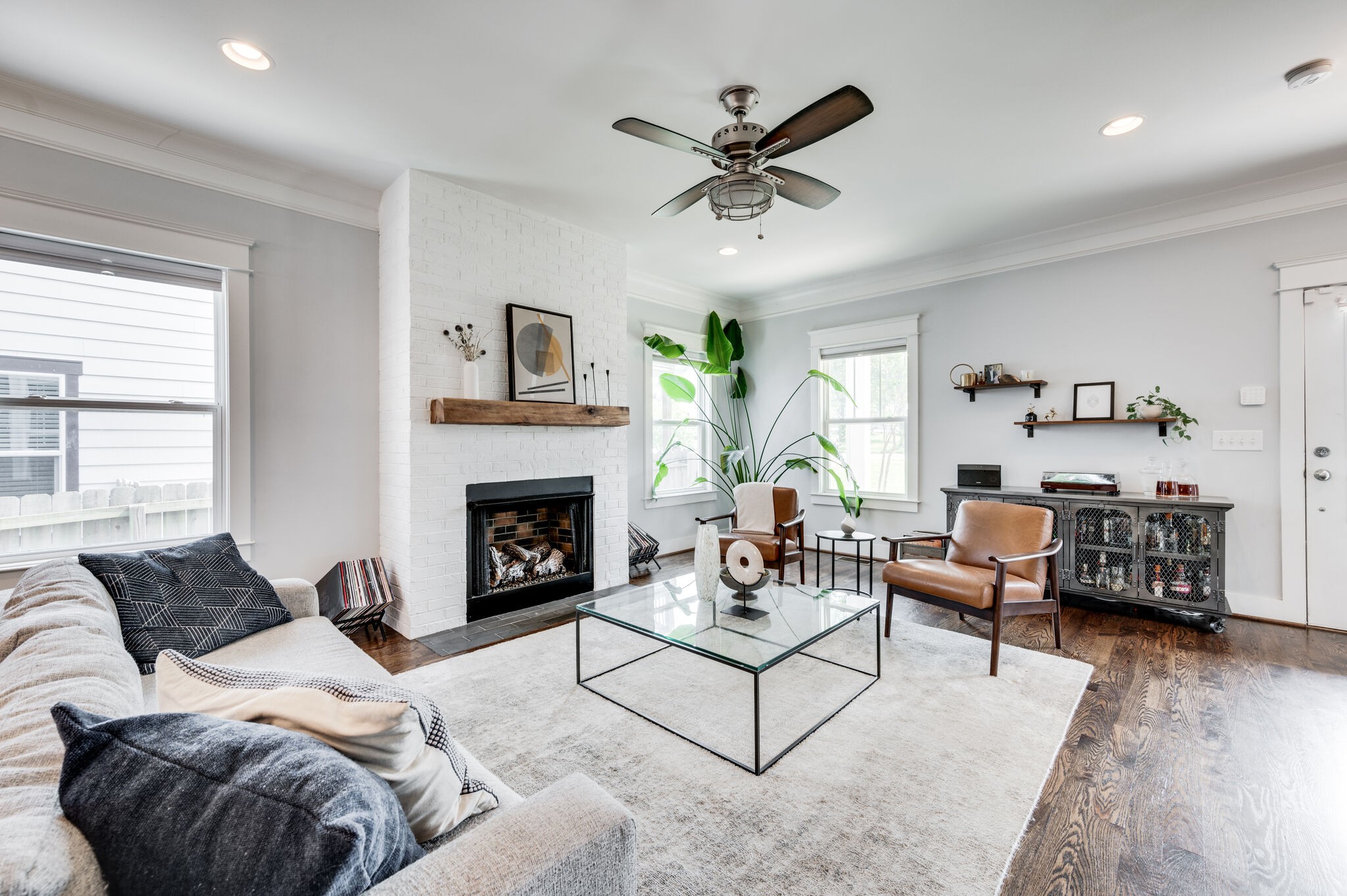 2901 Davis Ave