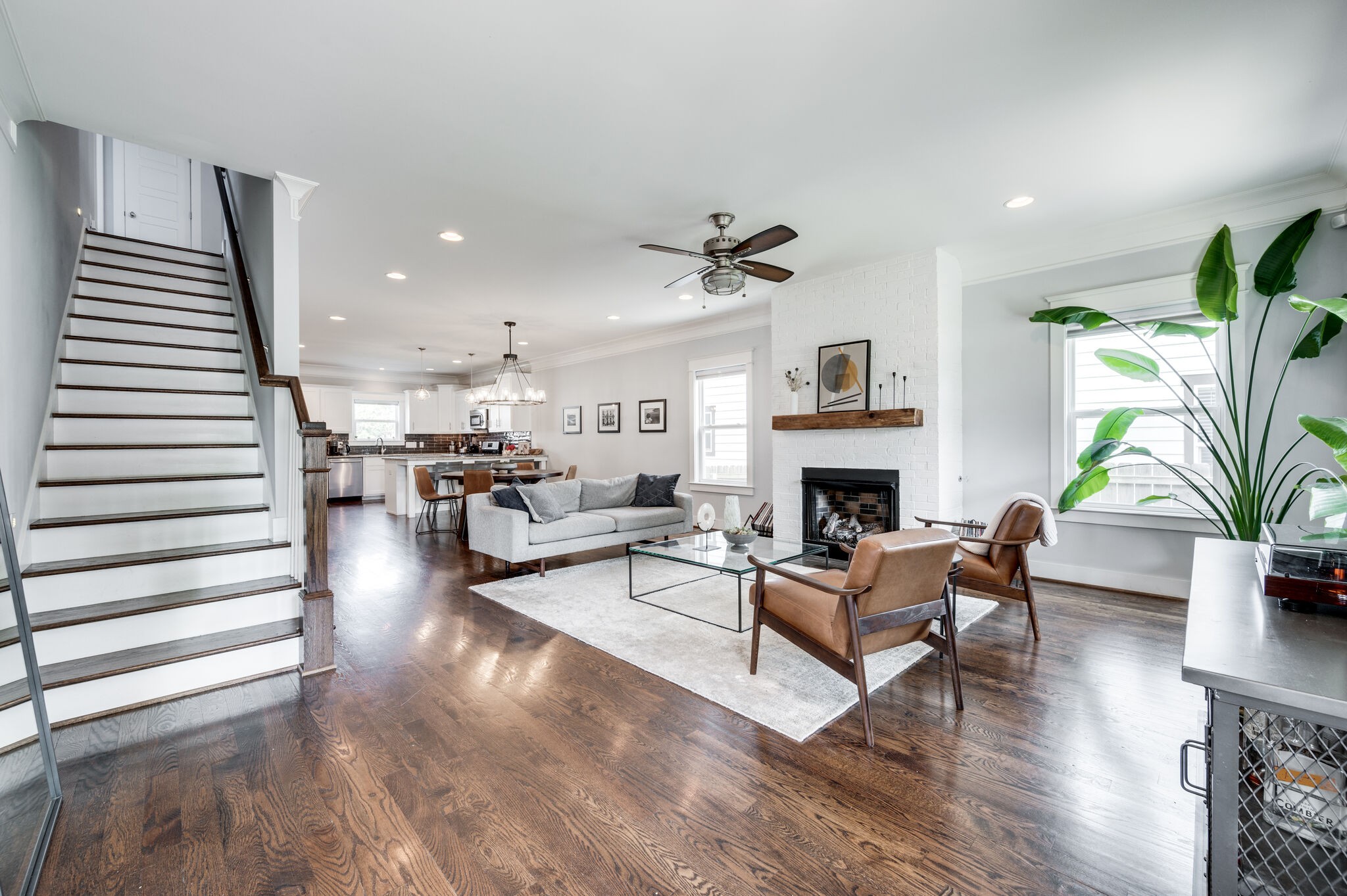2901 Davis Ave