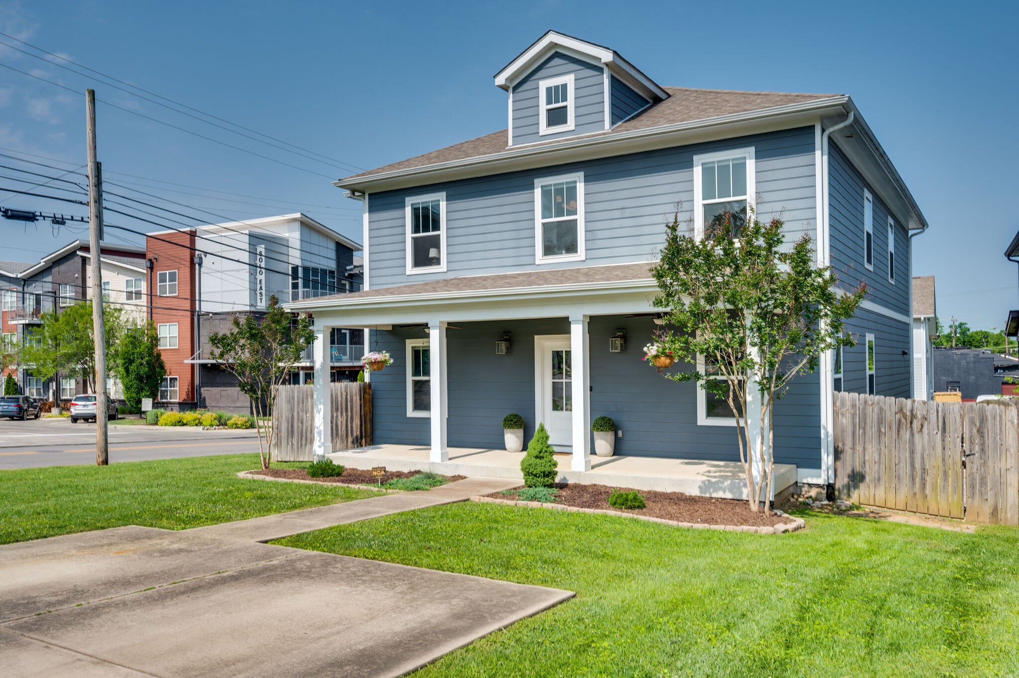 2901 Davis Ave
