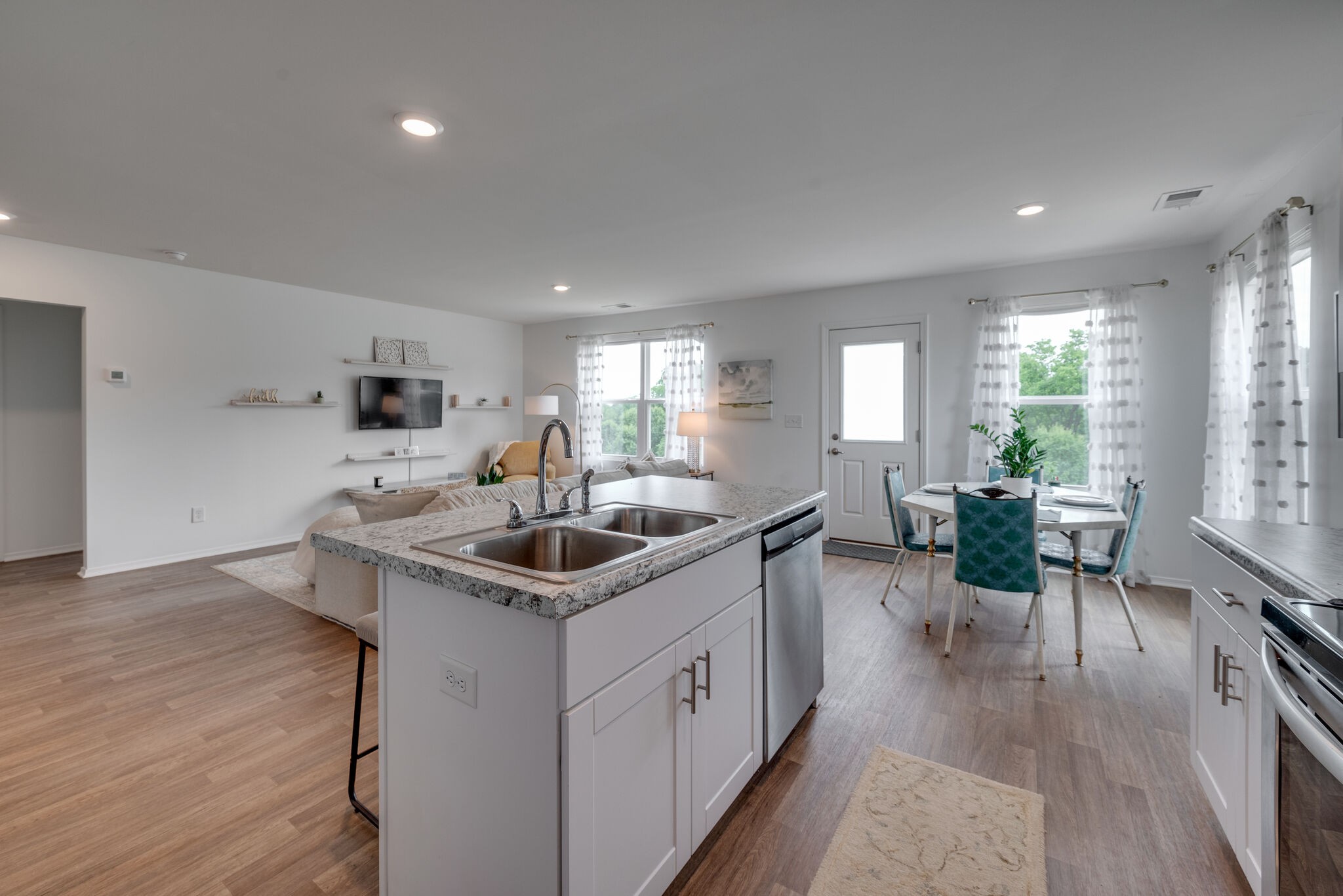 2212 Yearling Dr