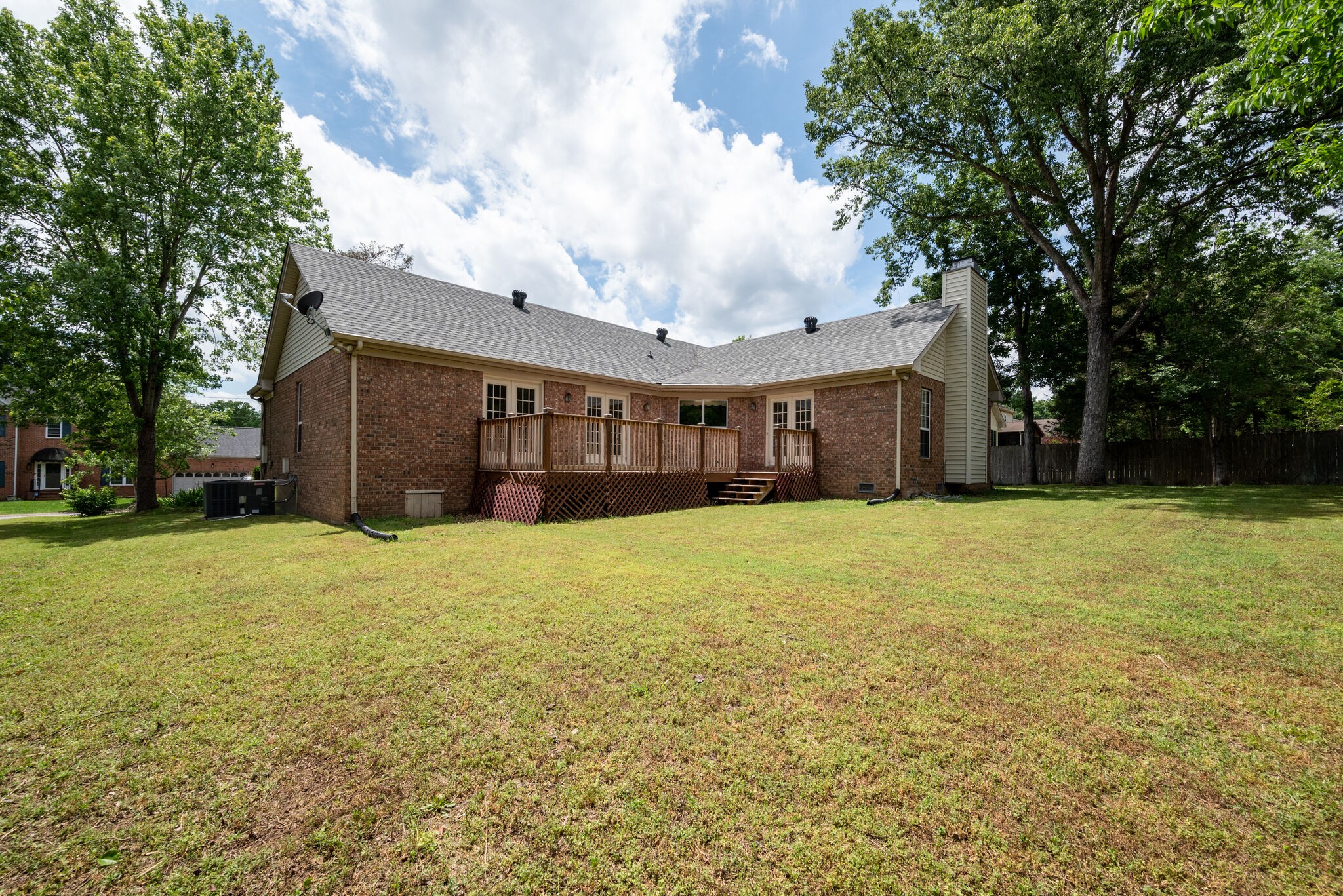 4033 Lancashire Dr
