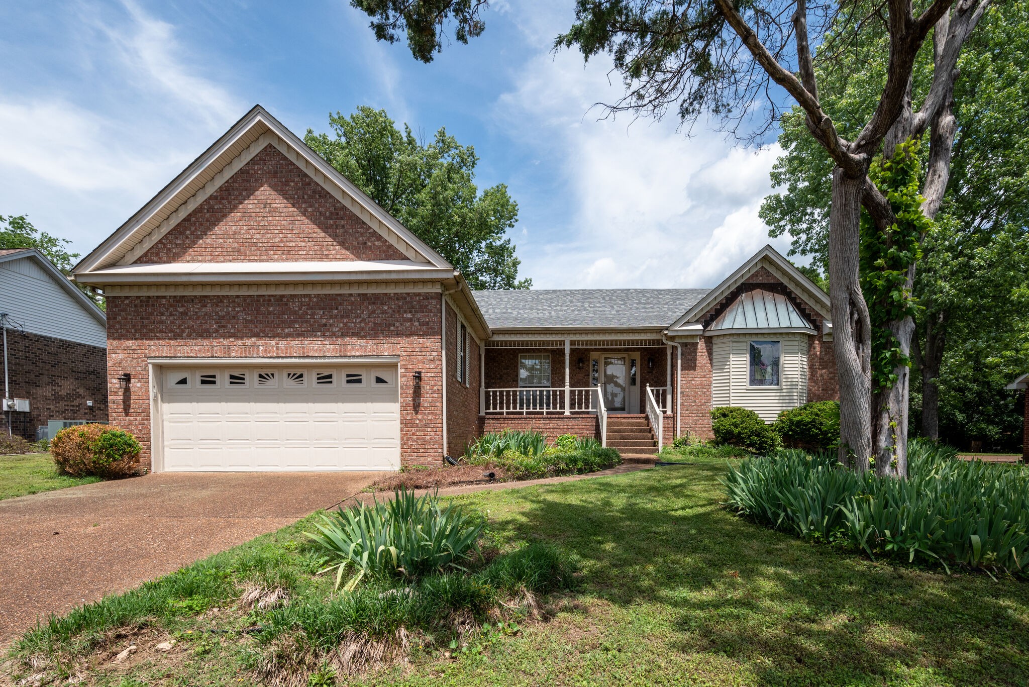 4033 Lancashire Dr