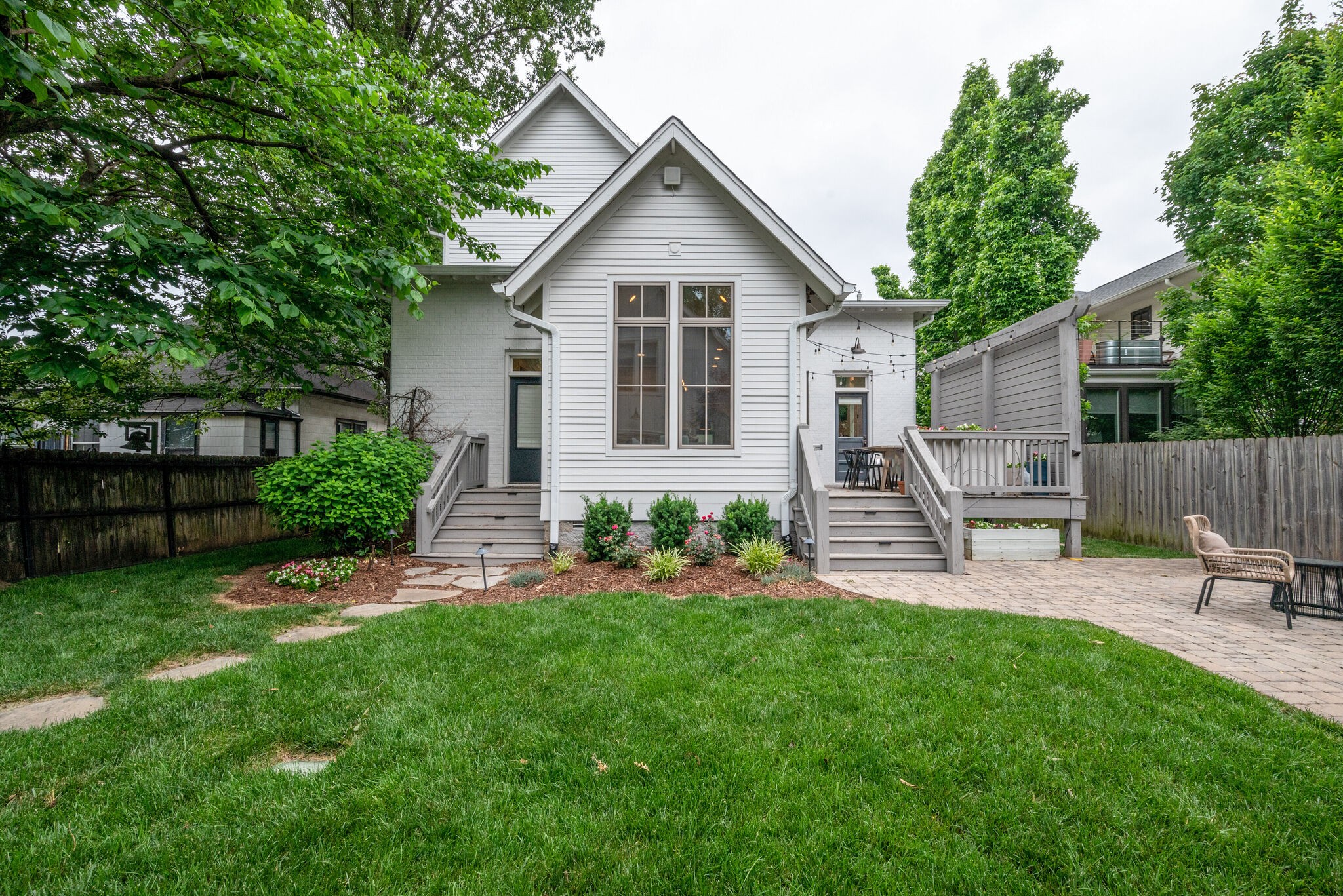 853B Bradford Ave