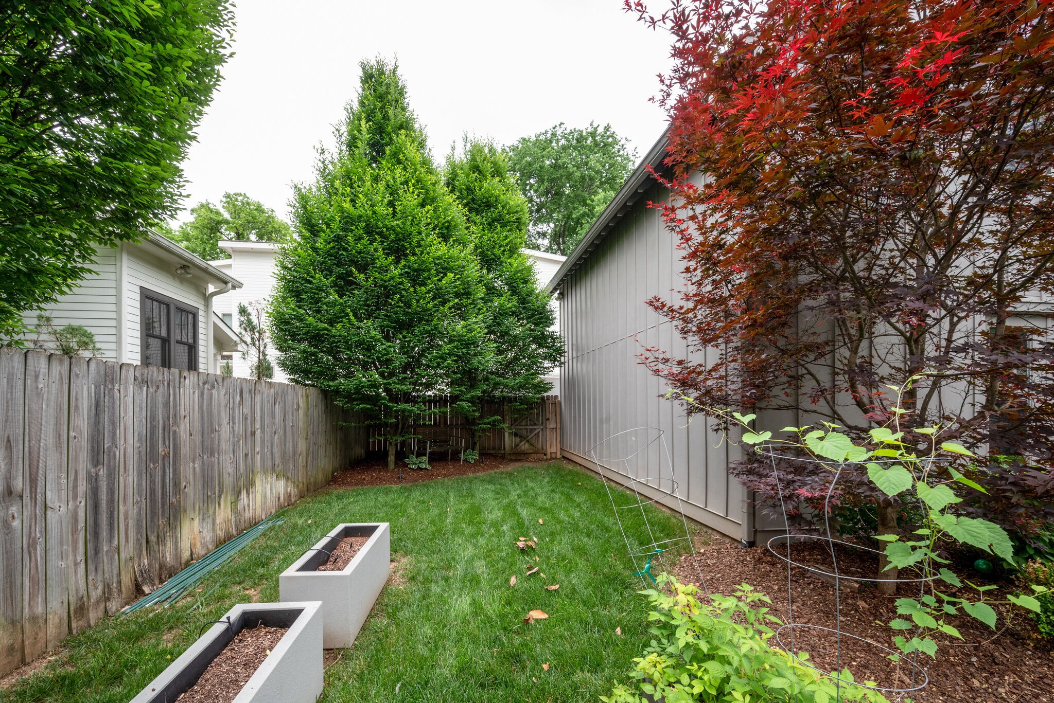 853B Bradford Ave