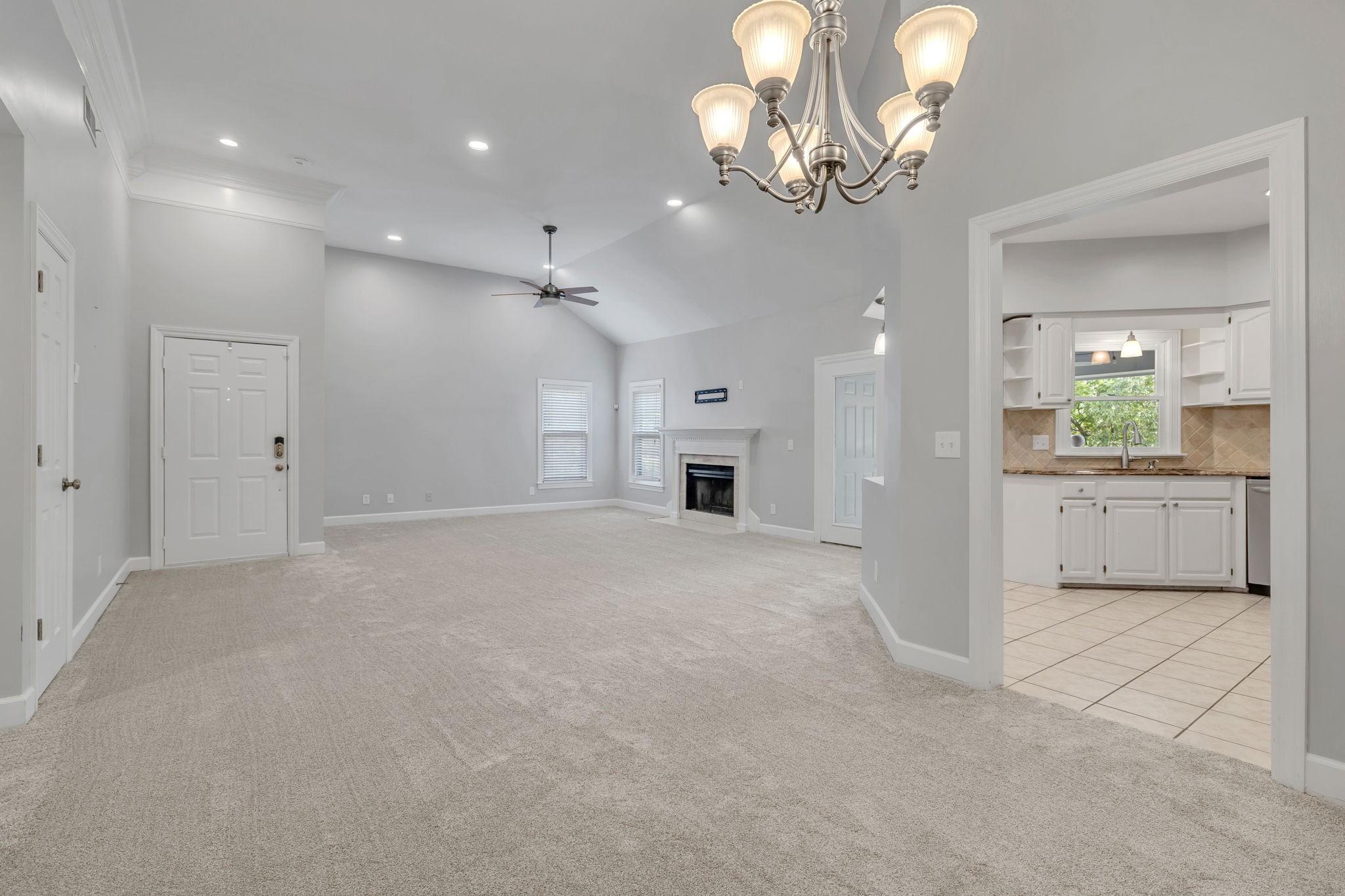 303 Ashlawn Ct