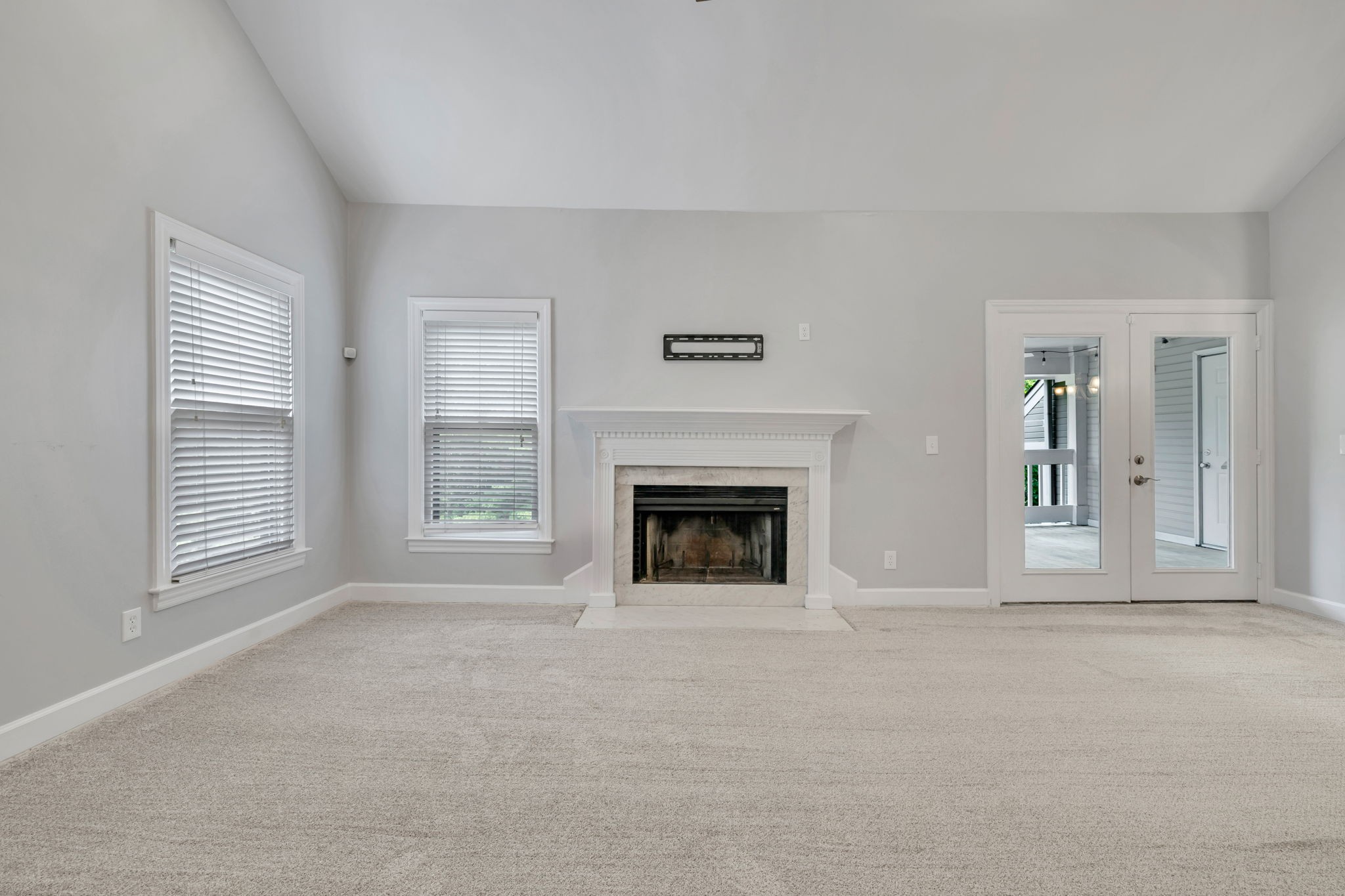 303 Ashlawn Ct